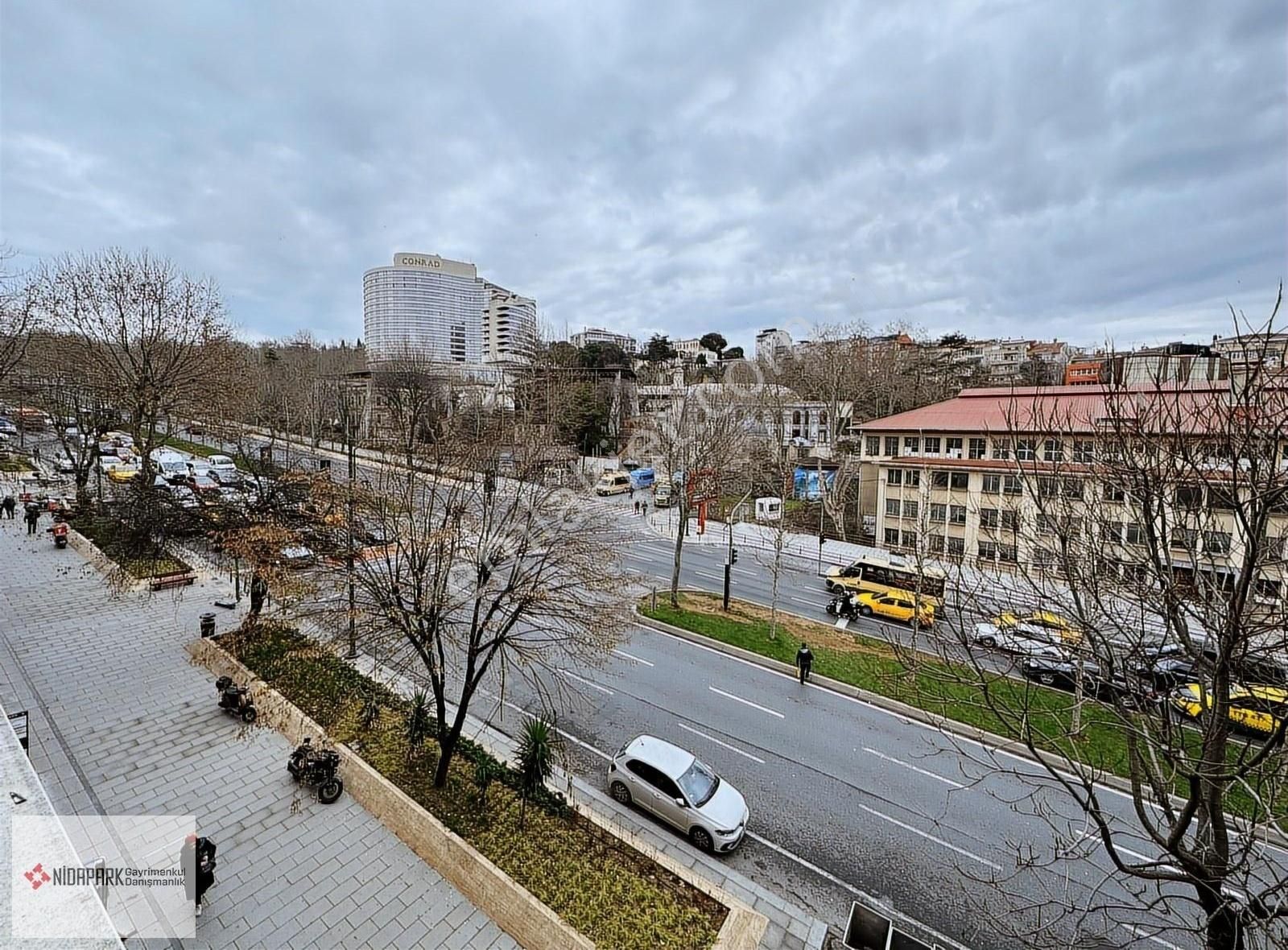 Beşiktaş Cihannüma Satılık Ofis Barbaros Bulvarında Sahile Yakın 230 M2 Satılık Ofis Katı