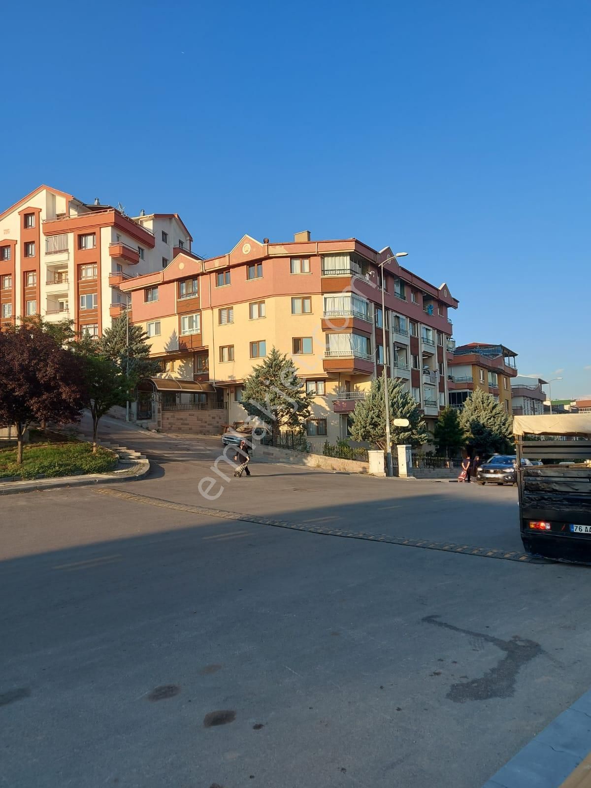 Mamak Kartaltepe Satılık Daire  KARTALTEPE MAH. CADDE ÜZERİ MERKEZİ KONUMDA 2+1 FIRSAT BOŞ DAİRE