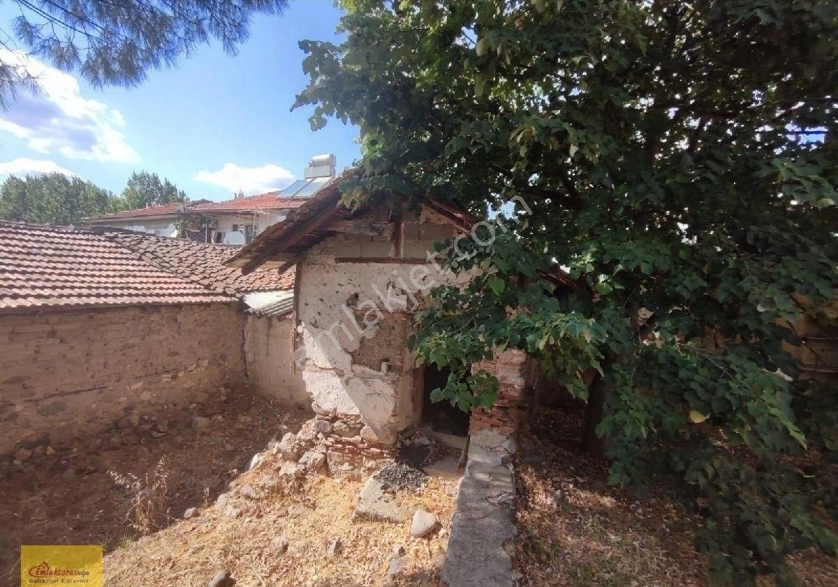 Doğa'dan Havran İnönü Köyünde Geniş Bahçesi Olan Müstakil Ev - Görsel 15