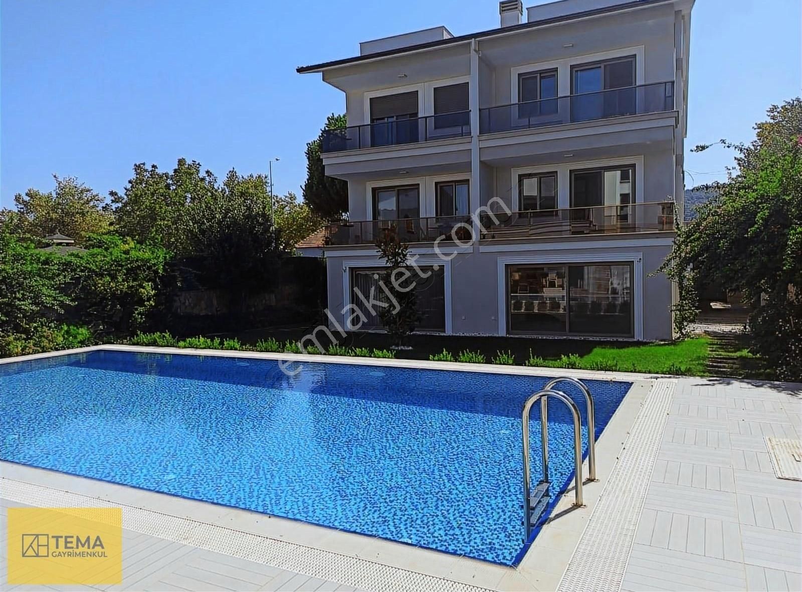 Urla Denizli Satılık Villa Urla Çeşmealtı'nda Denize Adım Mesafede 4+2 Villa