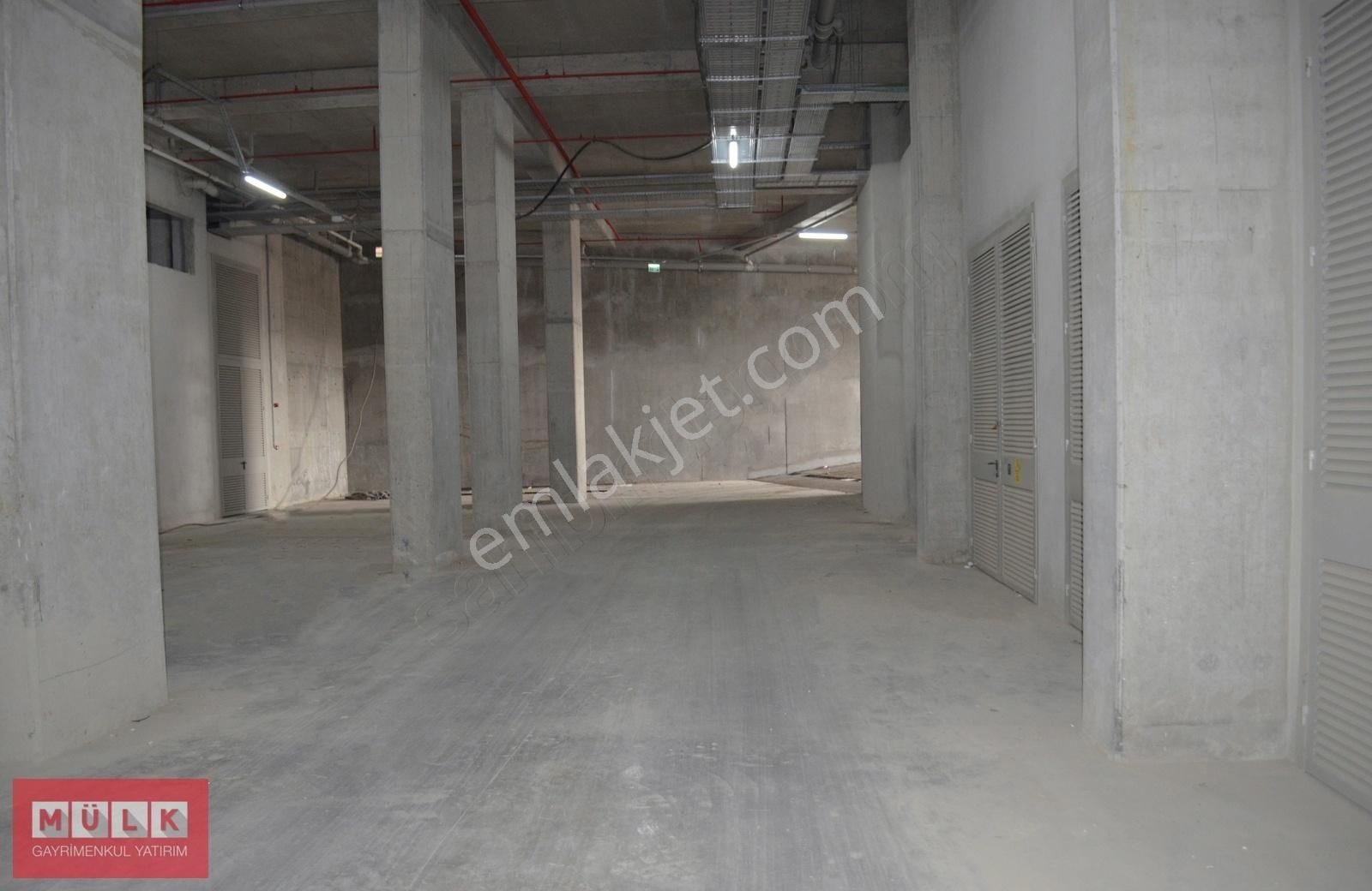 İstanbul Sancaktepe Kiralık Depo Sancaktepe Merkezde 5500m² Kiralık Depo