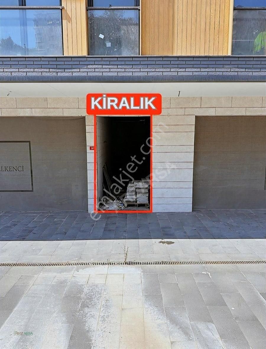 Üsküdar Çengelköy Kiralık Dükkan & Mağaza ARZ GAYRİMENKUL'DEN CADDE ÜZERİ İŞLEK LOKASYONDA KİRALIK DÜKKAN