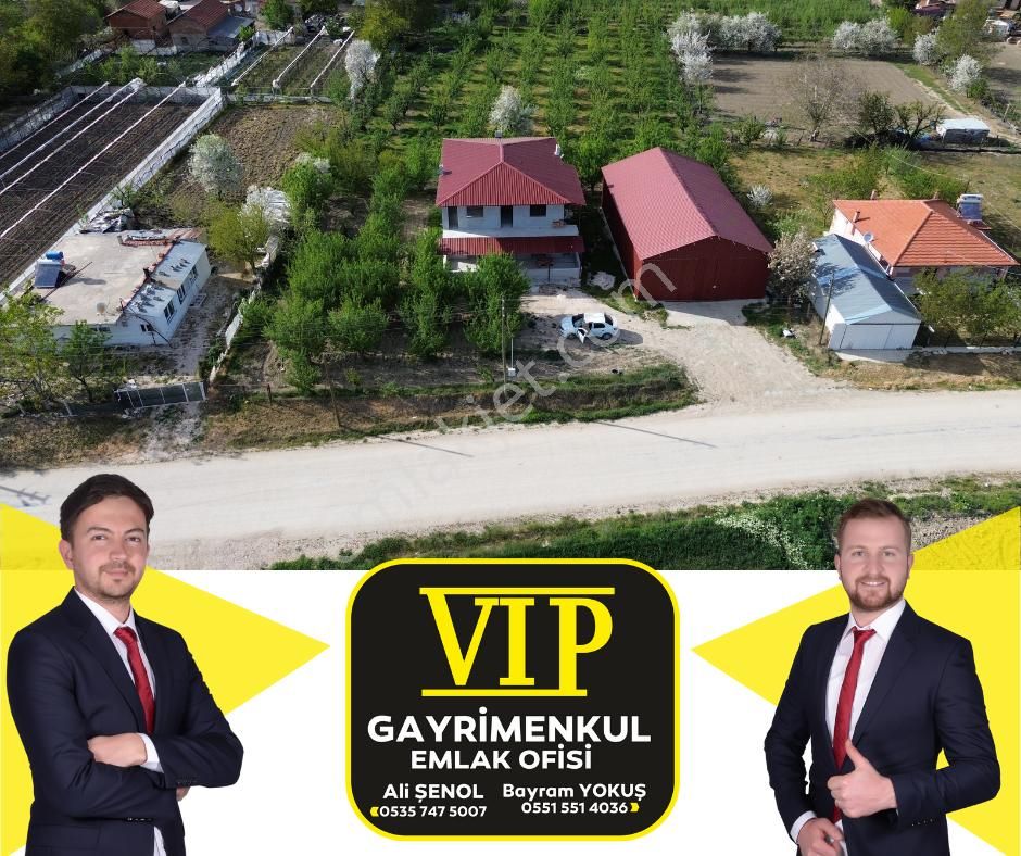 Elmalı Bayralar Satılık Müstakil Ev VIP GAYRİMENKUL' den Bayralar da 2 Katlı Ev,Depo ve Bahçesi