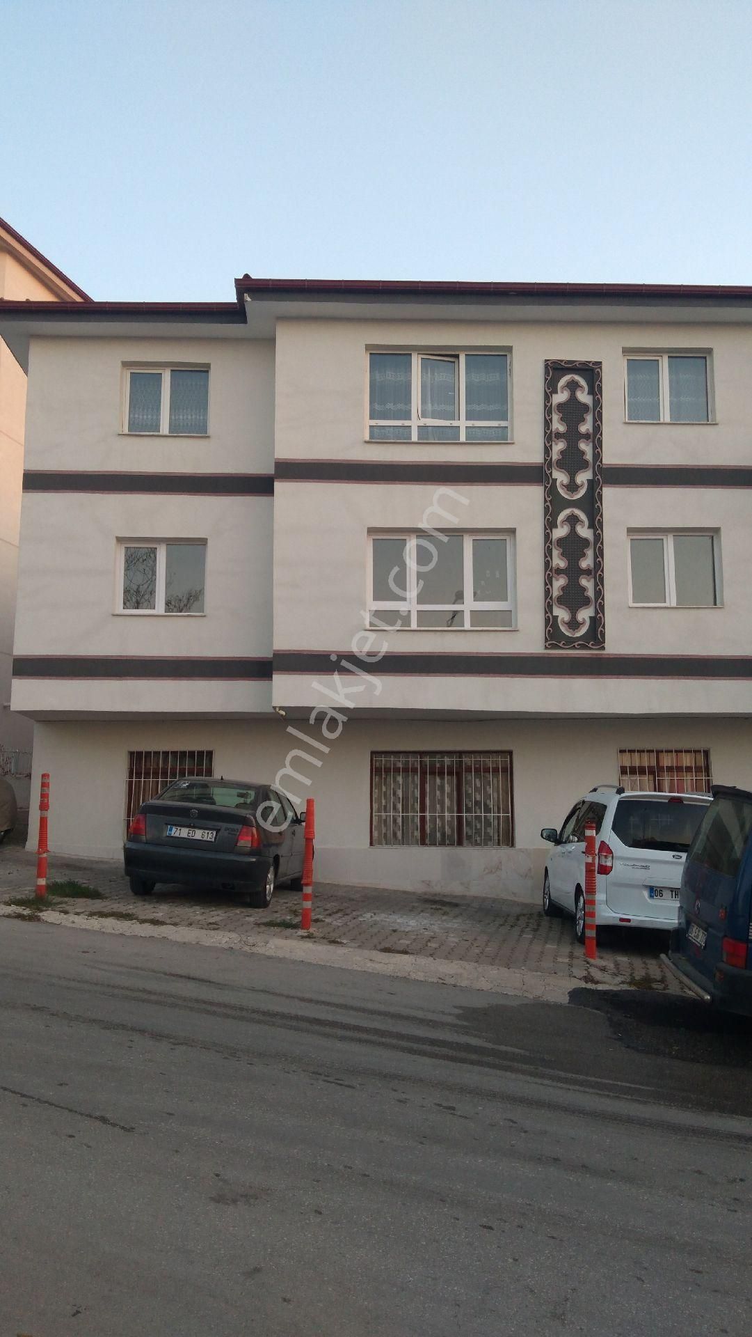 Çankaya Bayraktar Kiralık Daire Lokasyonu harika, Seyranbağları'nda, 3+1, ön cephe, kombili, Temiz, boş.