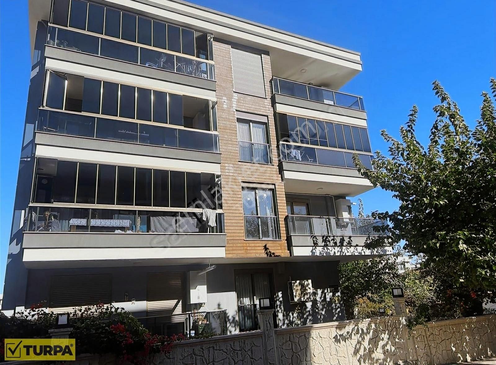 Gaziemir Irmak Satılık Daire 2+1 GAZİEMİR IRMAK MAH. MERKEZE YAKIN 100 M2 SATILIK DAİRE...