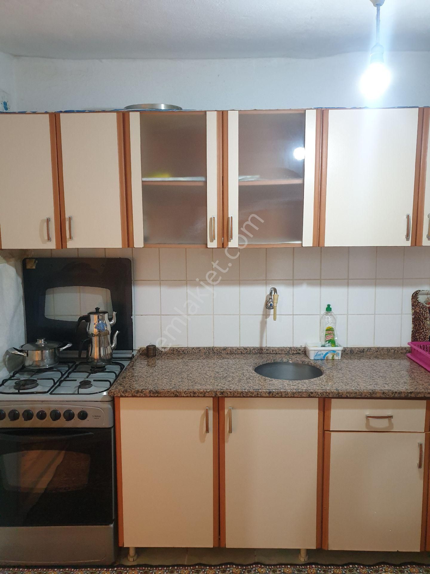 Çorlu Nusratiye Kiralık Daire TEKİRDAĞ ÇORLU NUSRATİYE MAHALLESİNDE 40M2 EŞYALI 1+1 MUSTAKILKİRALIK SOBALI YER EVİ 