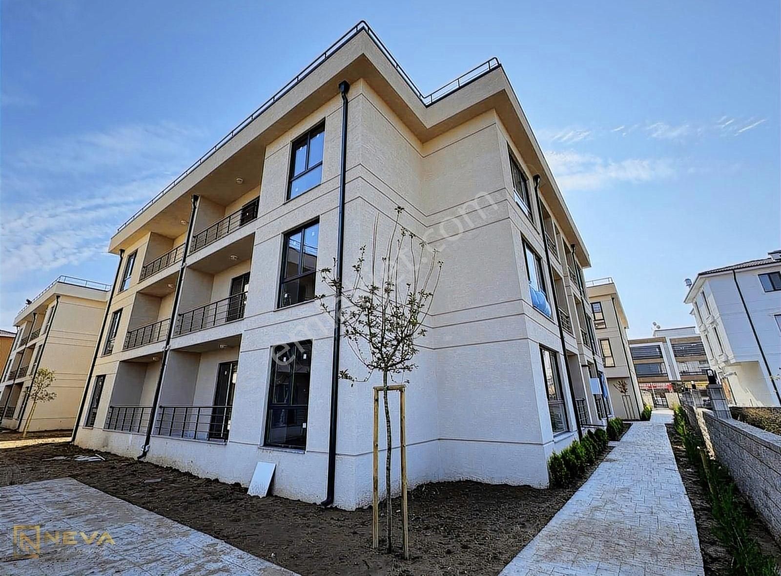 Arifiye Hanlıköy Satılık Daire ARİFİYE HANLIKÖY MAHALLESİ SATILIK 2+1 105 M2 DAİRELER