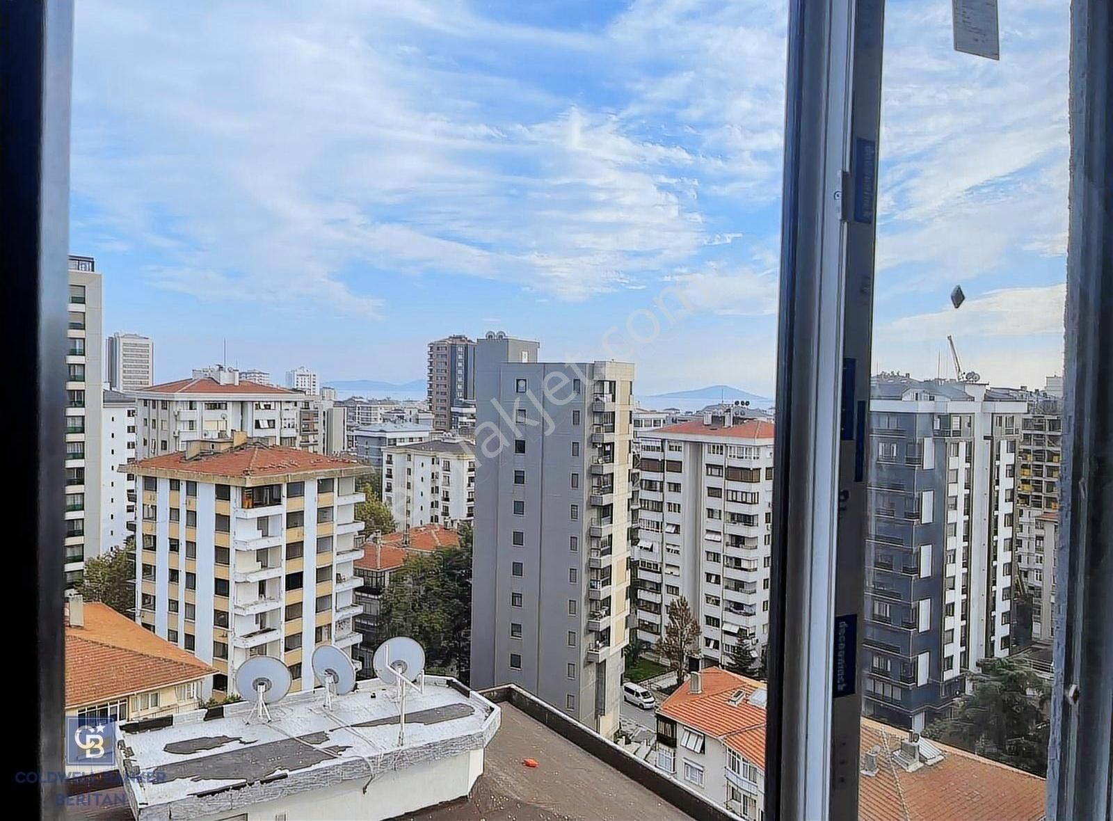 Kadıköy Göztepe Satılık Daire BAĞDAT CADDESİNE YAKIN GÖZTEPE'DE 3+1 SATILIK DAİRE