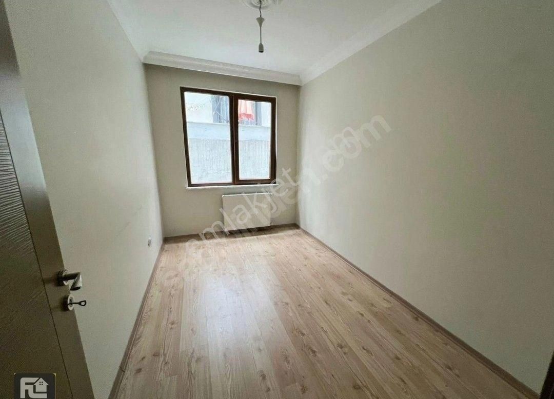 Ataşehir Esatpaşa Kiralık Daire F-L EMLAKTAN ESATPAŞA DA 2+1 ARAKAT