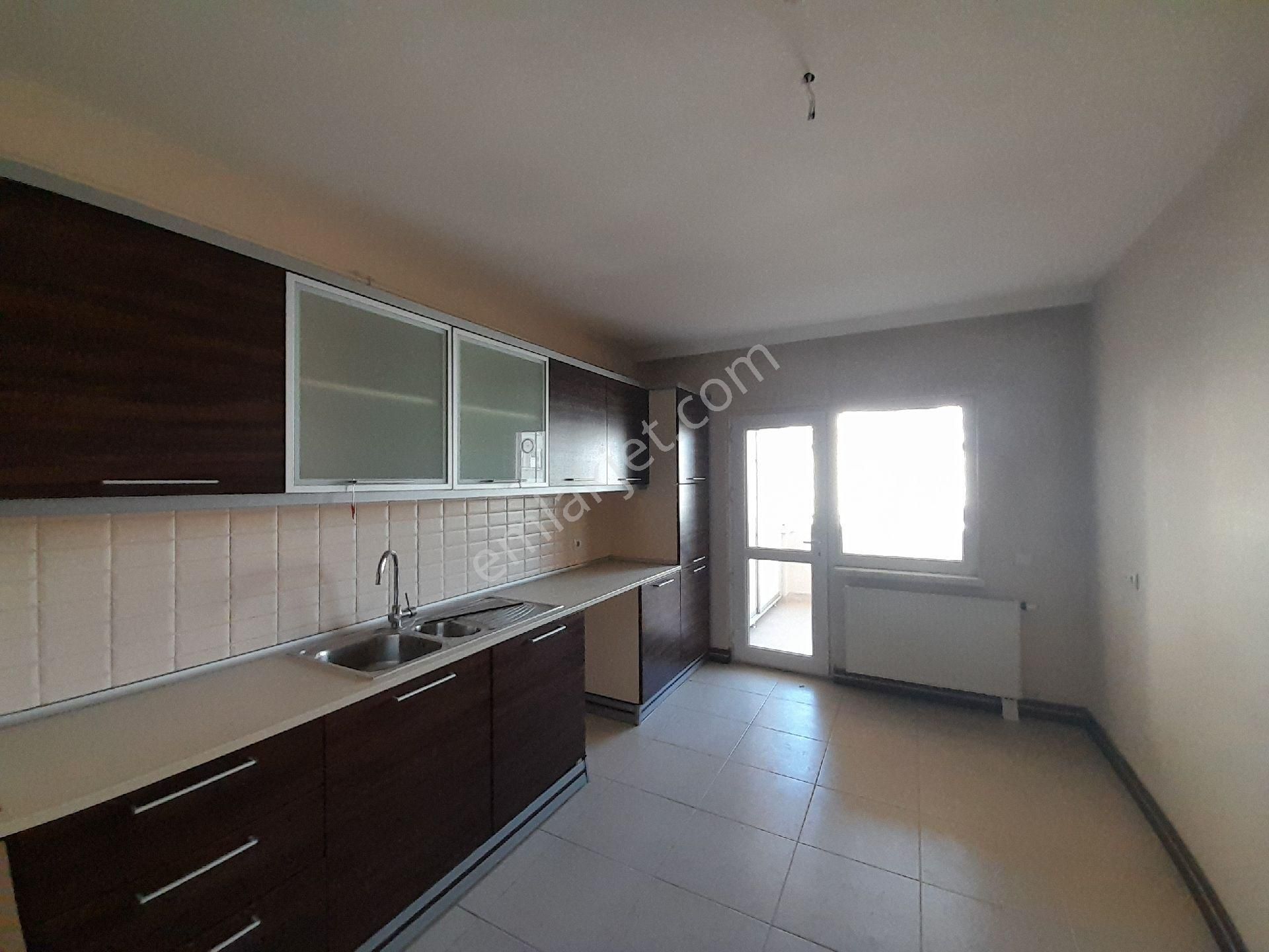 Yenimahalle Serhat Satılık Daire Yenimahalle Serhat Nevbahar Sitesi Satılık 4+1 Boş Daire