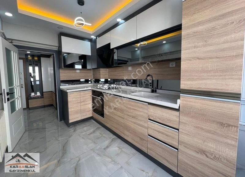 Sincan Plevne Satılık Daire PLEVNE MAH'DE 3+1 FUL+ FULL YAPILI ARA KAT'TA 115 M2 DAİRE