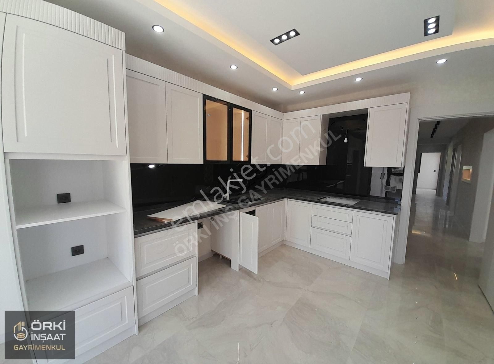 Merkezefendi Şemikler Satılık Daire ŞEMİKLER NAZ BAYRAK TA 3+1 170m² SIFIR DAİRE