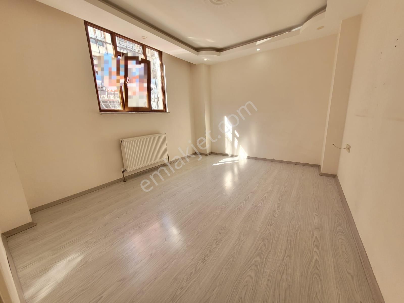 Sultangazi Habibler Kiralık Daire Üç Kardeşler'den Habipler Mh'de Kiralık 2+1 95m2 Lüx Bahçekatı