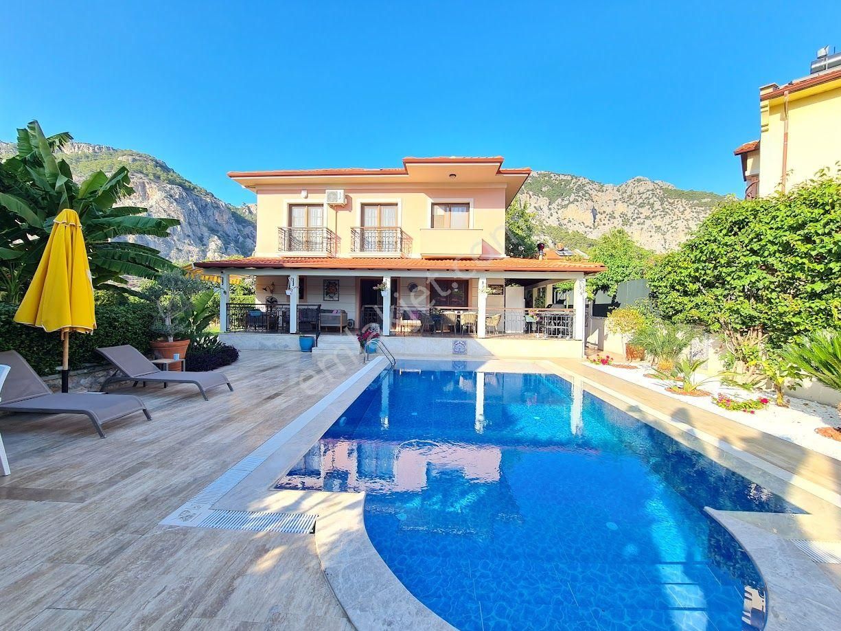 Fethiye Göcek Satılık Daire  GoldHouse’dan Satılık Villa 750 m2 Arsalı 3+1 