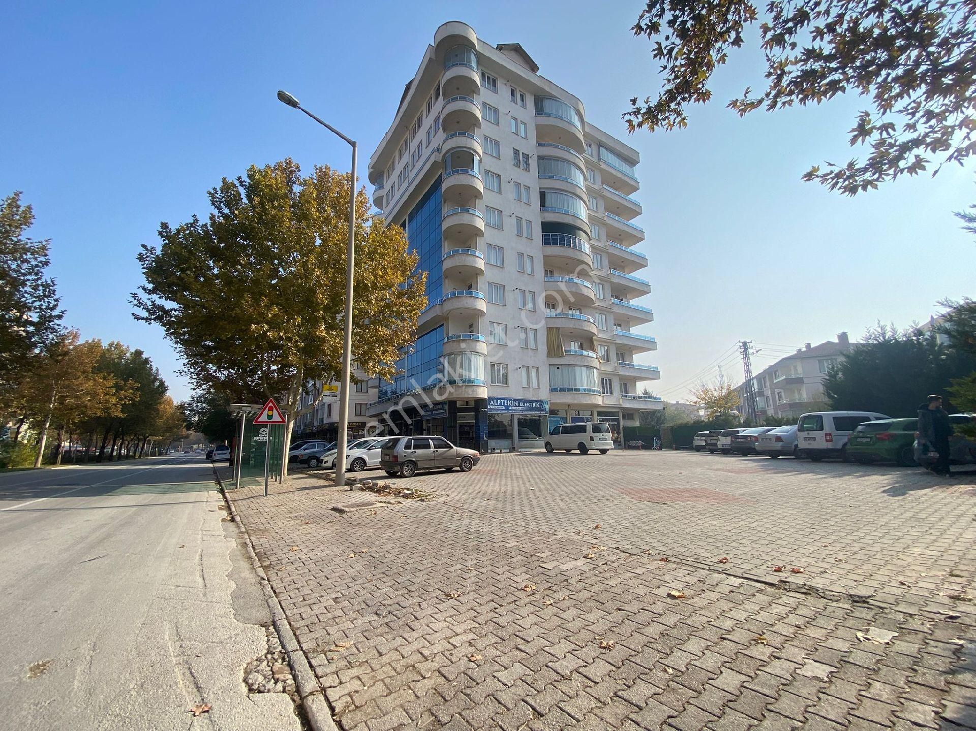 Karatay Kumköprü Satılık Daire FETİH CADDESİ CEPHE SİTE İÇİ 3+1 ARAKAT BAKIMLI SATILIK DAİRE 