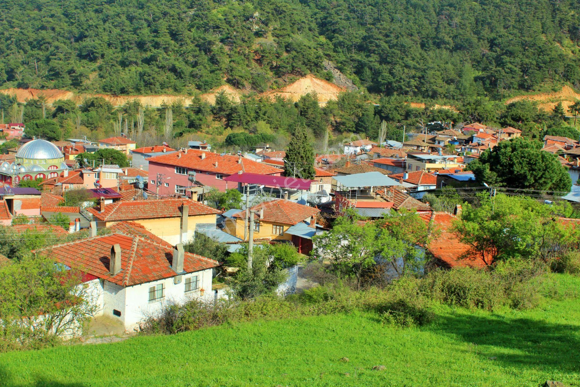 Havran Köylüce Satılık Konut İmarlı Uytun'dan Havran Köylüce'de Doğa Manzaralı %40 İmarlı Satılık Arsa