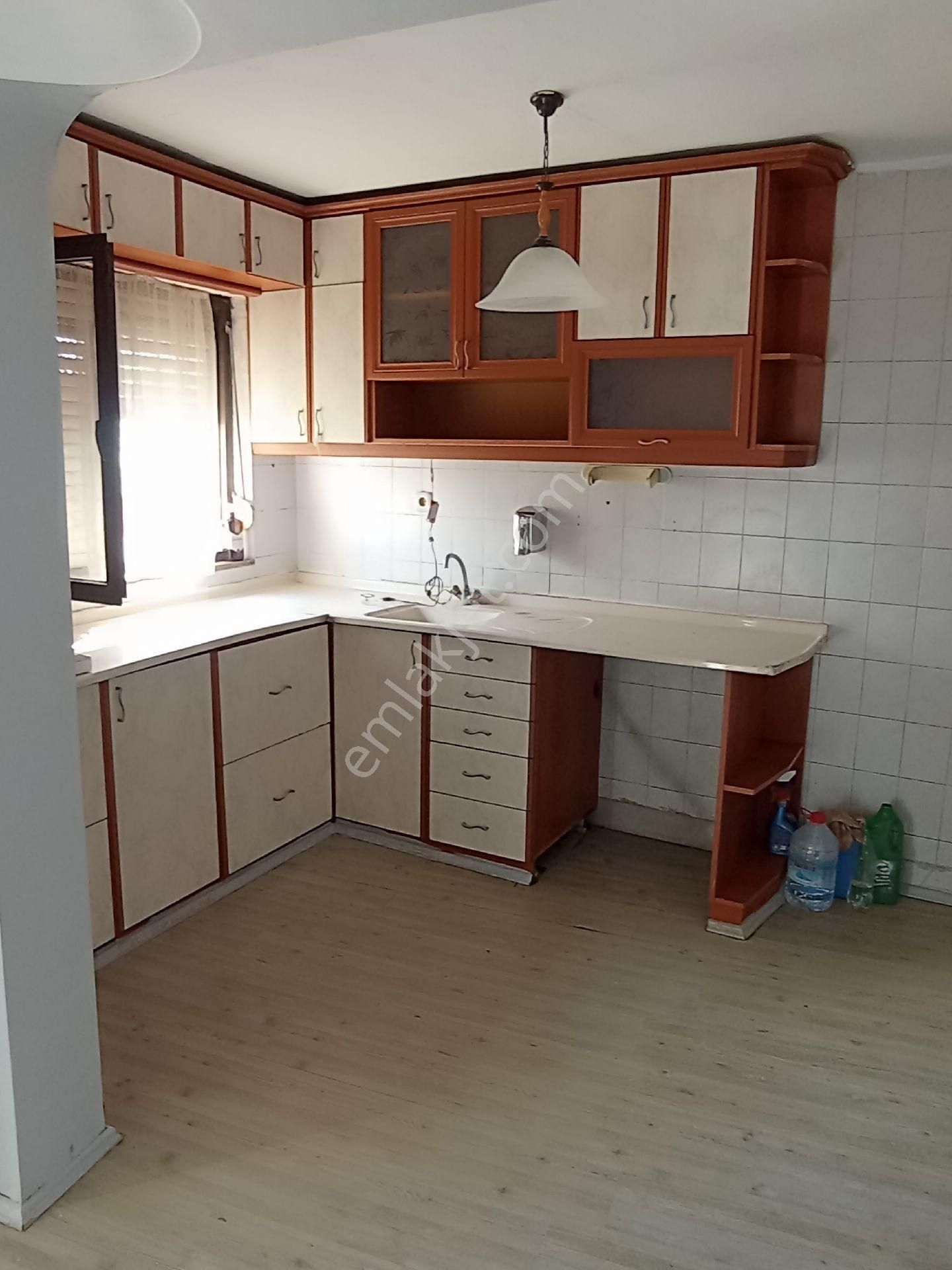 Bayraklı Alpaslan Hastaneye Yakın Kiralık Daire ARTENEW'DEN 3+1 TEMİZ GENİŞ KİRALIK DAİRE 