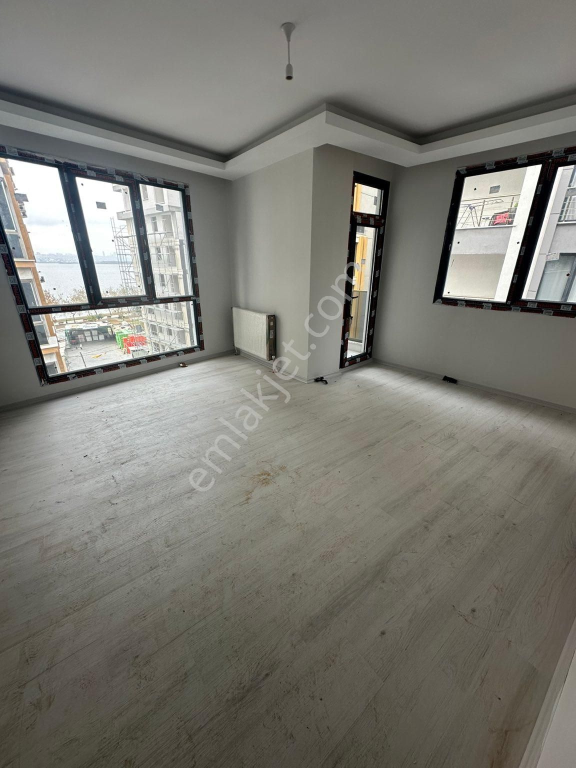 Küçükçekmece Fatih Marmaraya Yakın Kiralık Daire Zeki Emlaktan KİRALIK 80 m2 DAİRE SIFIR