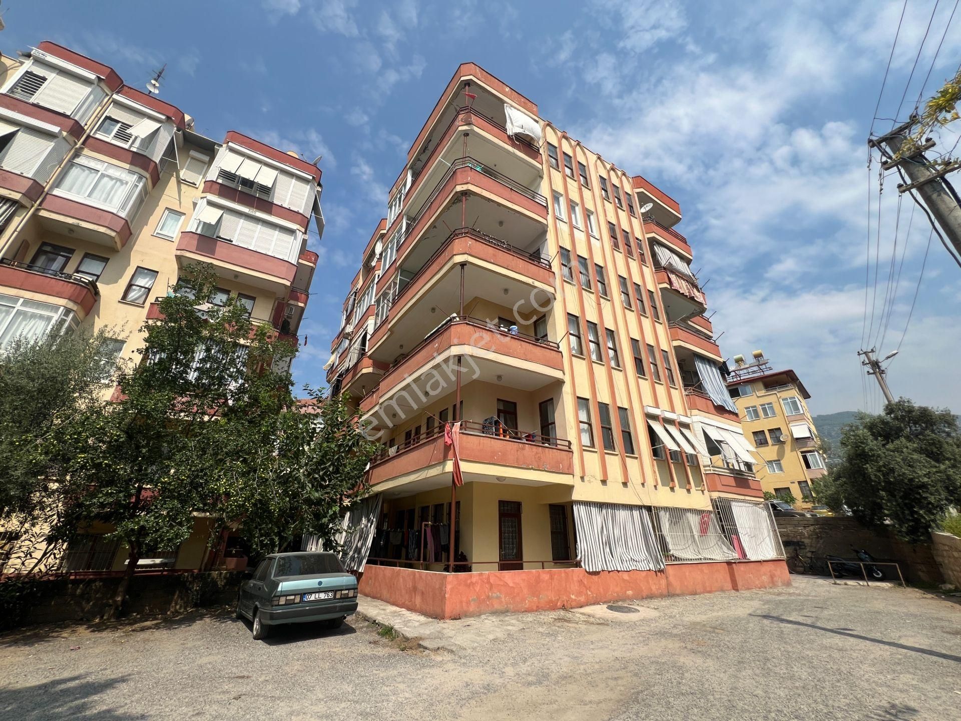 Alanya Kadıpaşa Satılık Daire  ALANYA MERKEZ 2+1 110M2 KENSTEL DÖNÜŞÜME UYGUN SATILIK DAİRE !