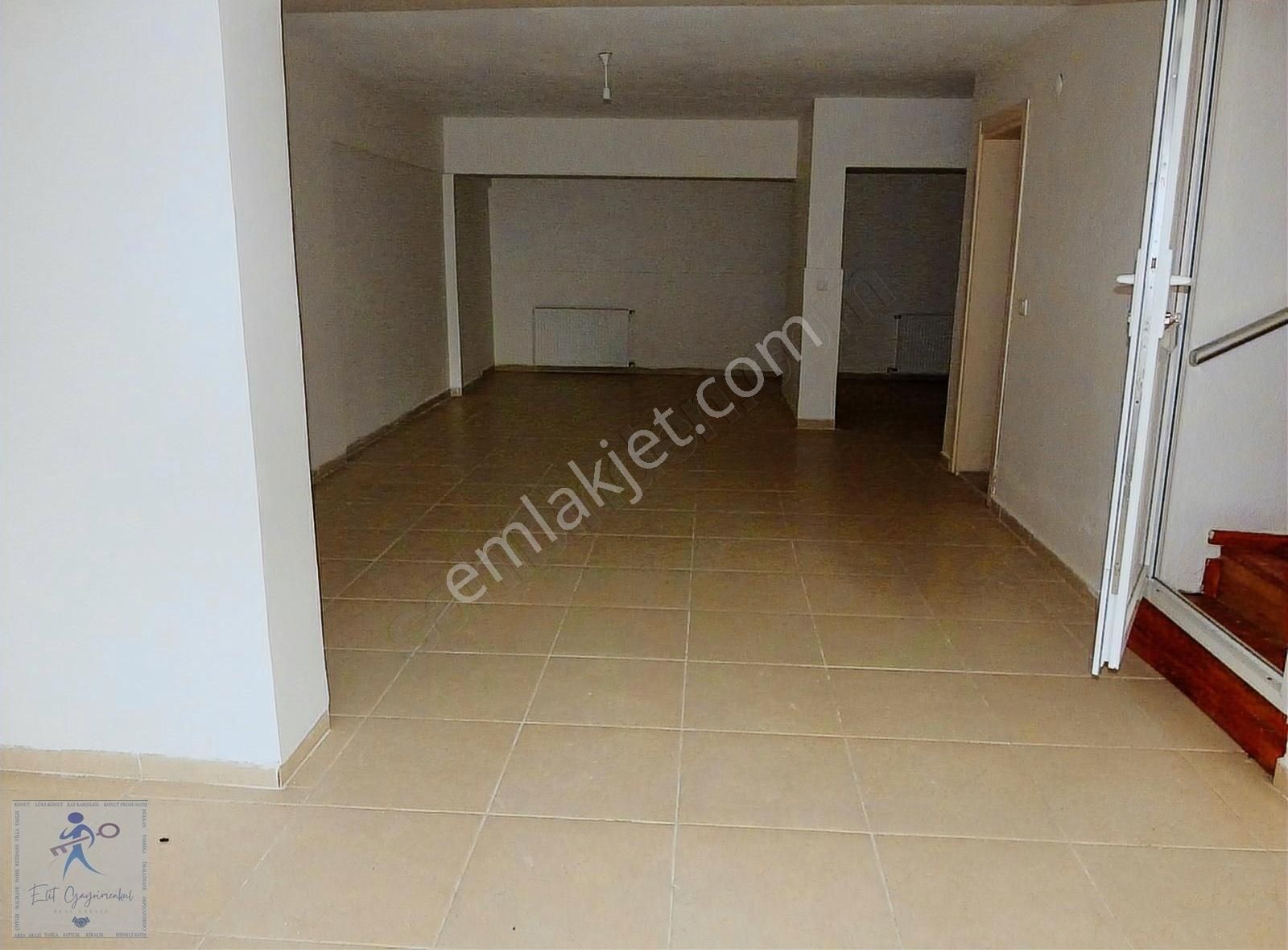 Silivri Cumhuriyet Kiralık Villa ELİTTEN HAVUZLU SİTEDE 5+2 320 M2 FORLEX DENİZ MANZARALI VİLLA