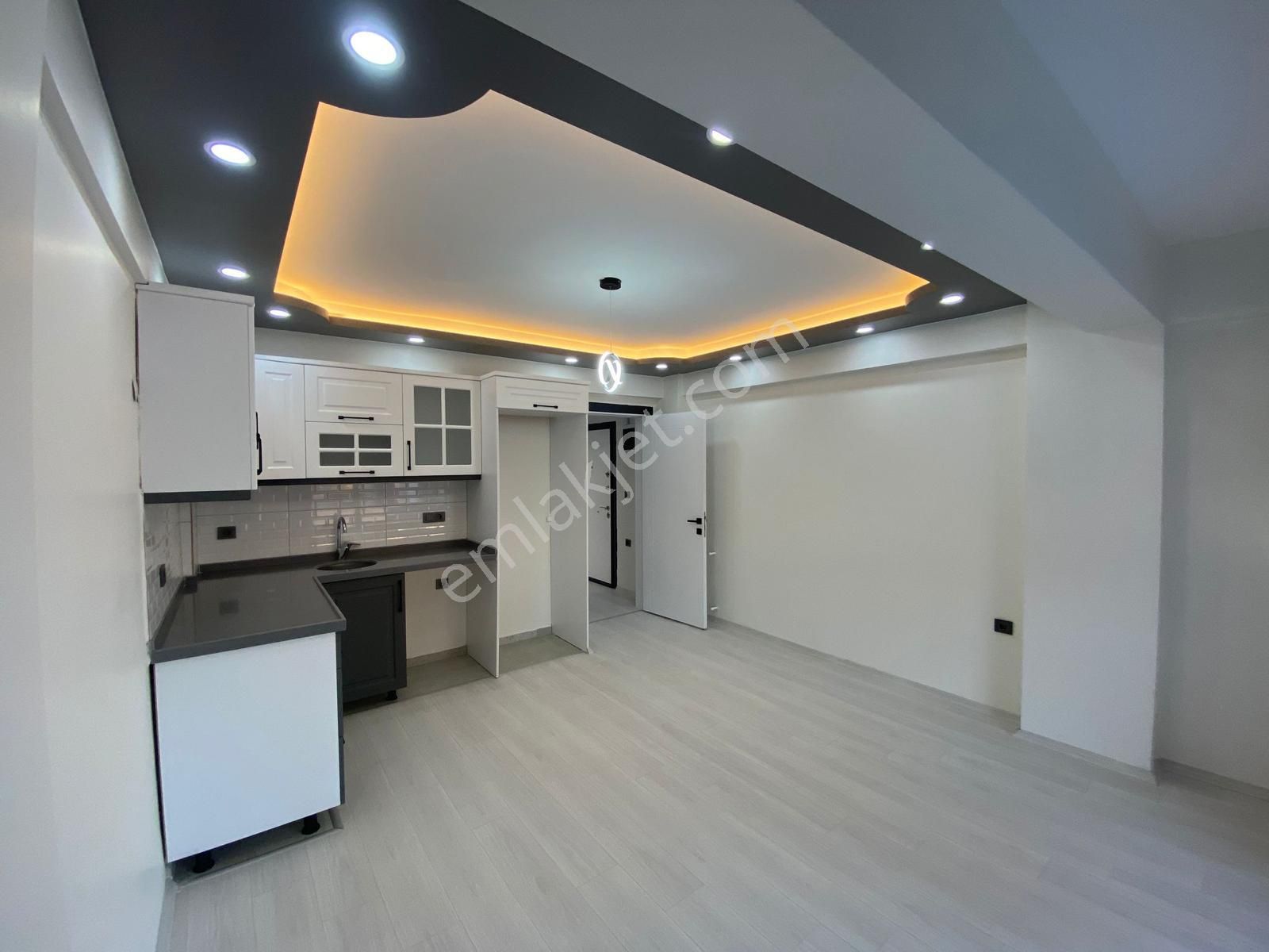 Dikili Güven Emlak'tan Cumhuriyet Mahallesinde Acil Satılık Lüks Villa - Görsel 12