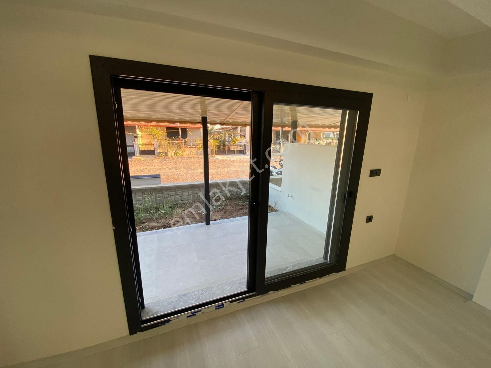 Dikili Güven Emlak'tan Cumhuriyet Mahallesinde Acil Satılık Lüks Villa - Görsel 14