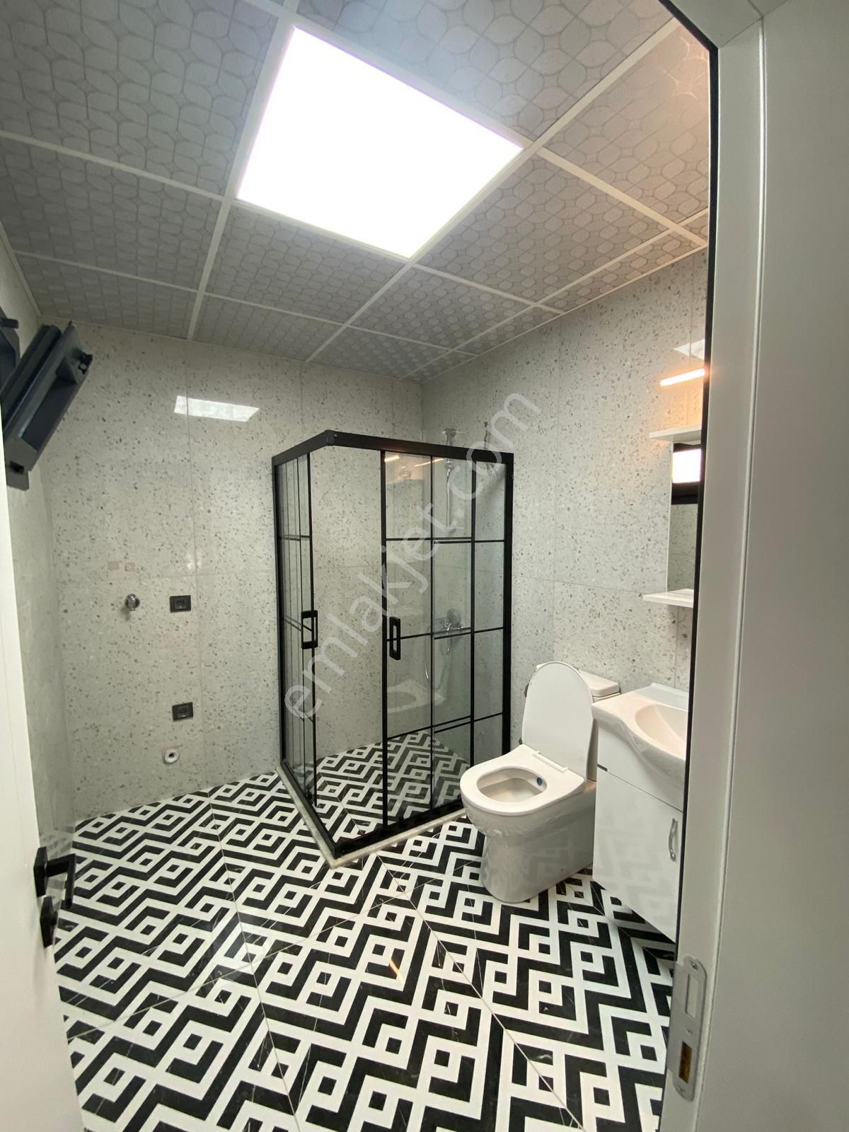 Dikili Güven Emlak'tan Cumhuriyet Mahallesinde Acil Satılık Lüks Villa - Görsel 26