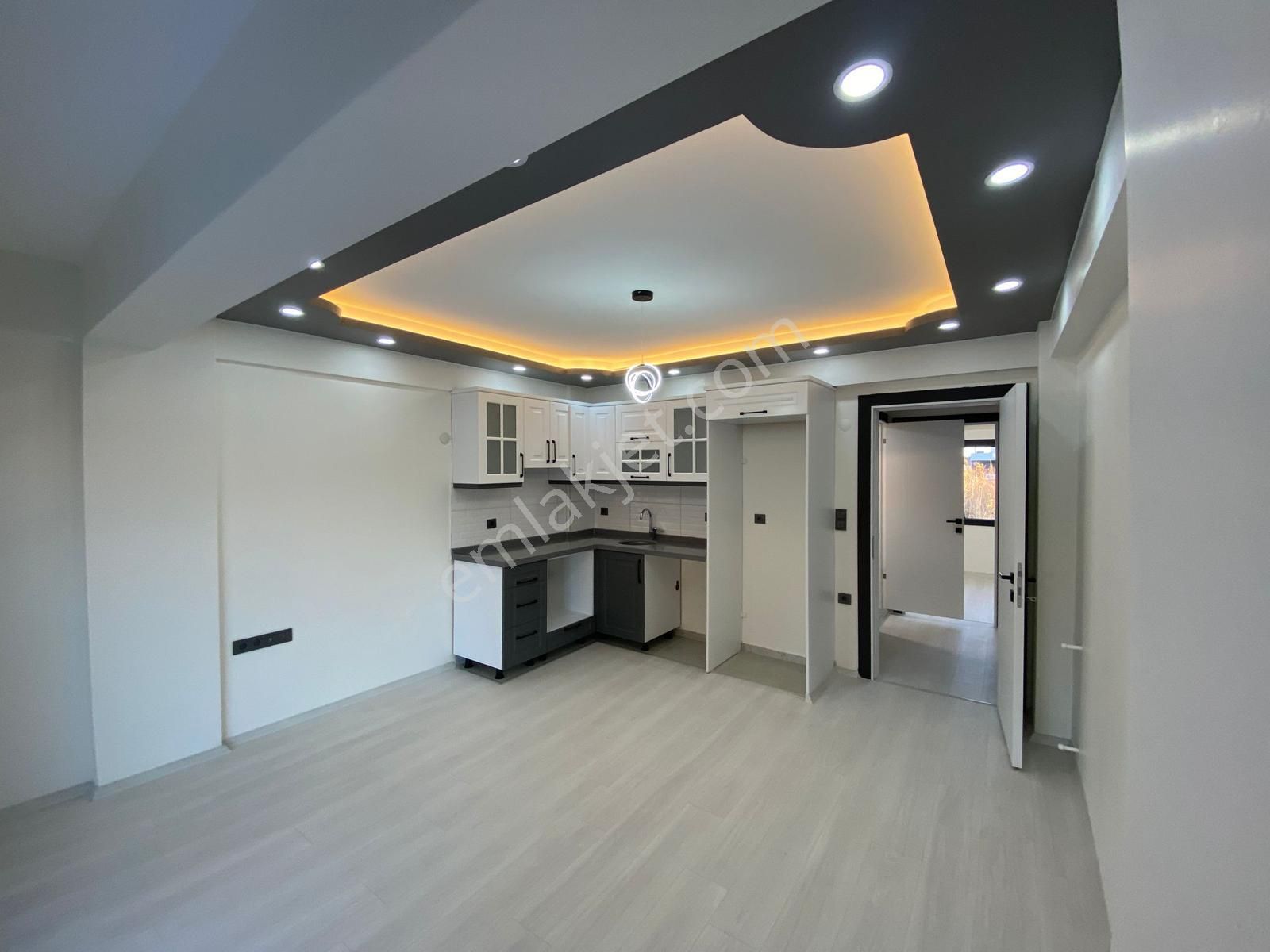 Dikili Güven Emlak'tan Cumhuriyet Mahallesinde Acil Satılık Lüks Villa - Görsel 11