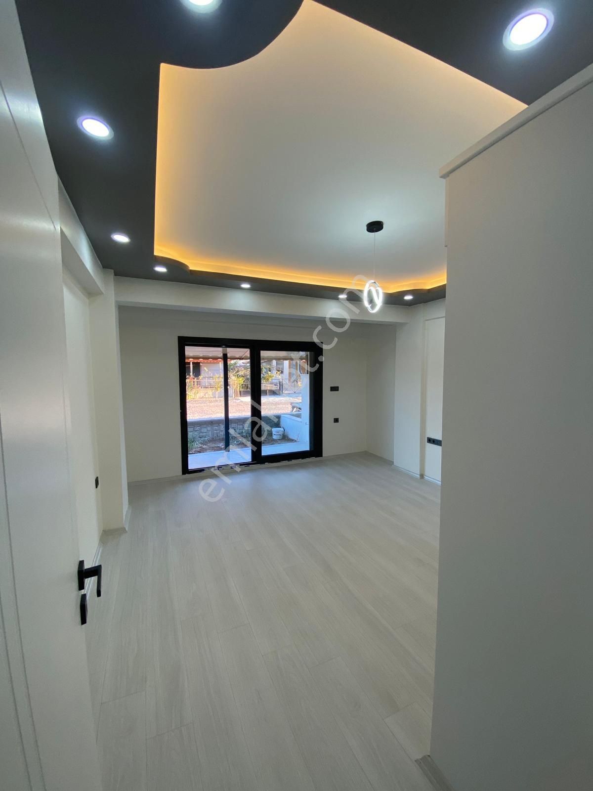 Dikili Güven Emlak'tan Cumhuriyet Mahallesinde Acil Satılık Lüks Villa - Görsel 15