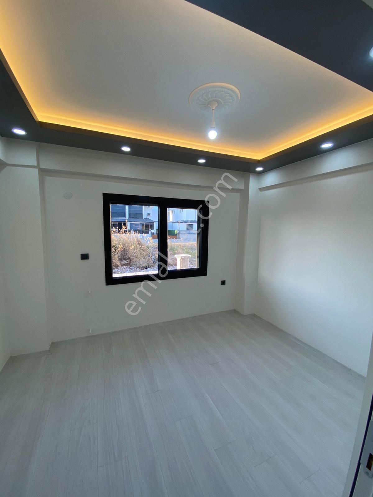 Dikili Güven Emlak'tan Cumhuriyet Mahallesinde Acil Satılık Lüks Villa - Görsel 19