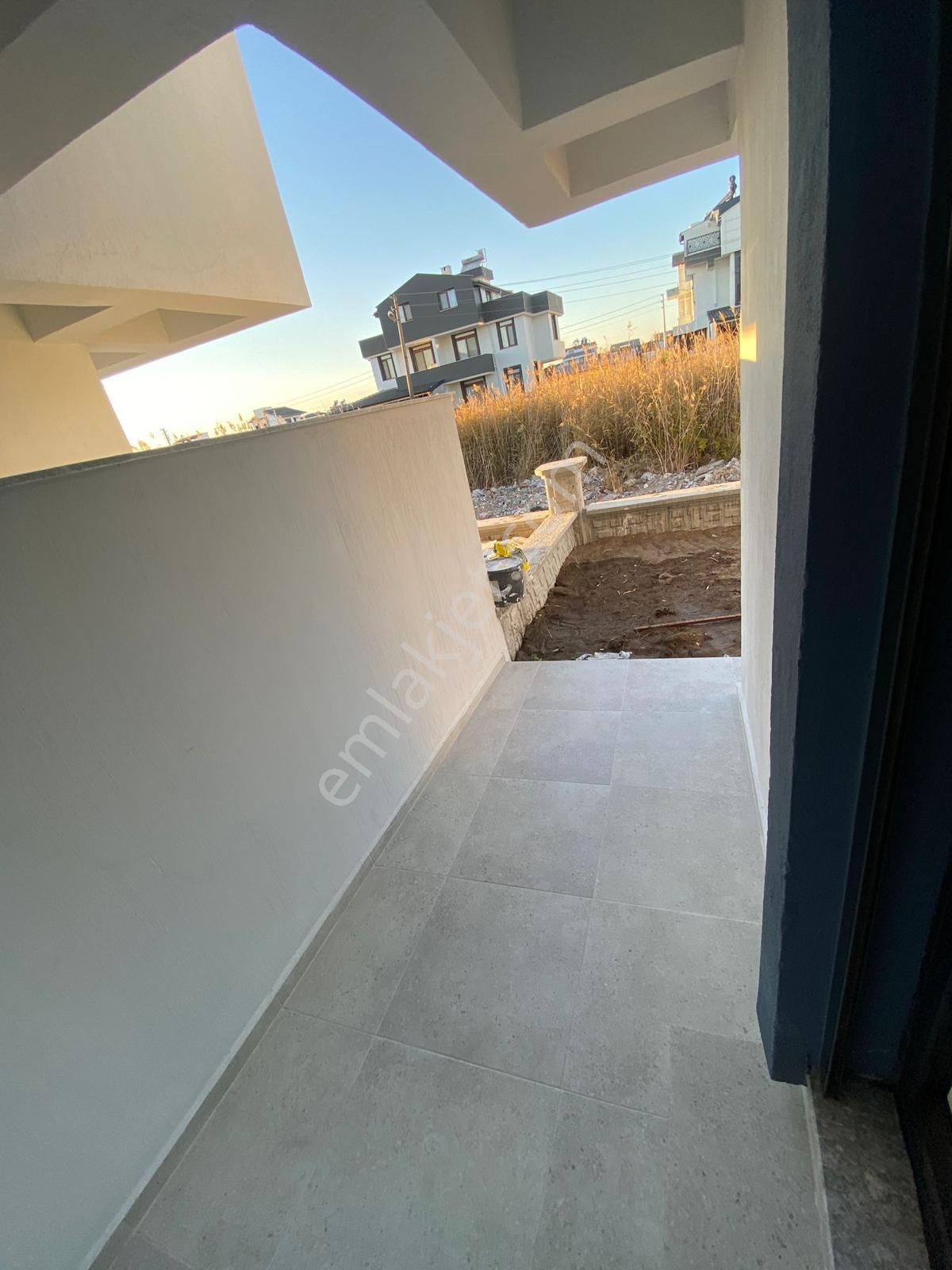 Dikili Güven Emlak'tan Cumhuriyet Mahallesinde Acil Satılık Lüks Villa - Görsel 35