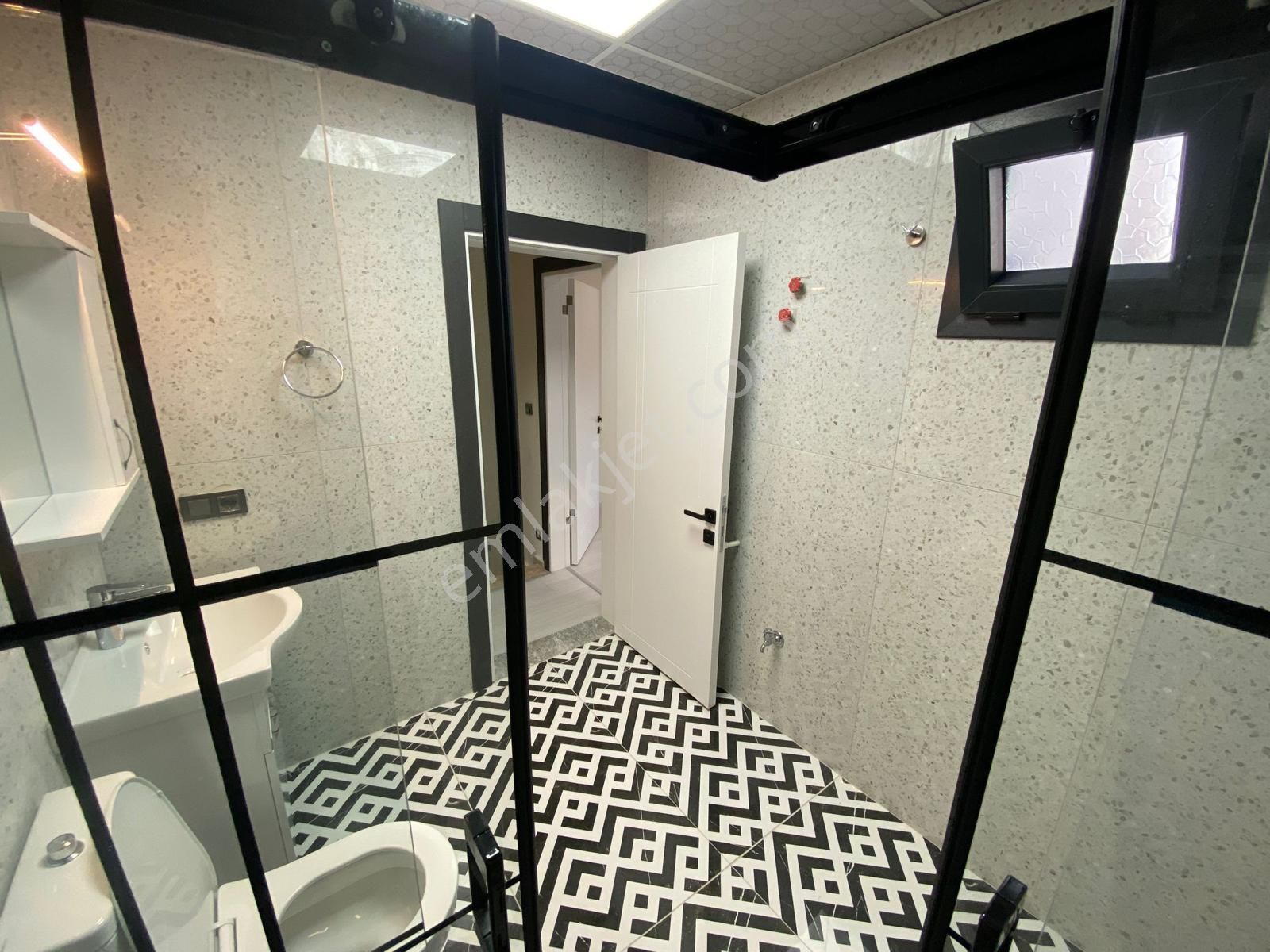 Dikili Güven Emlak'tan Cumhuriyet Mahallesinde Acil Satılık Lüks Villa - Görsel 27