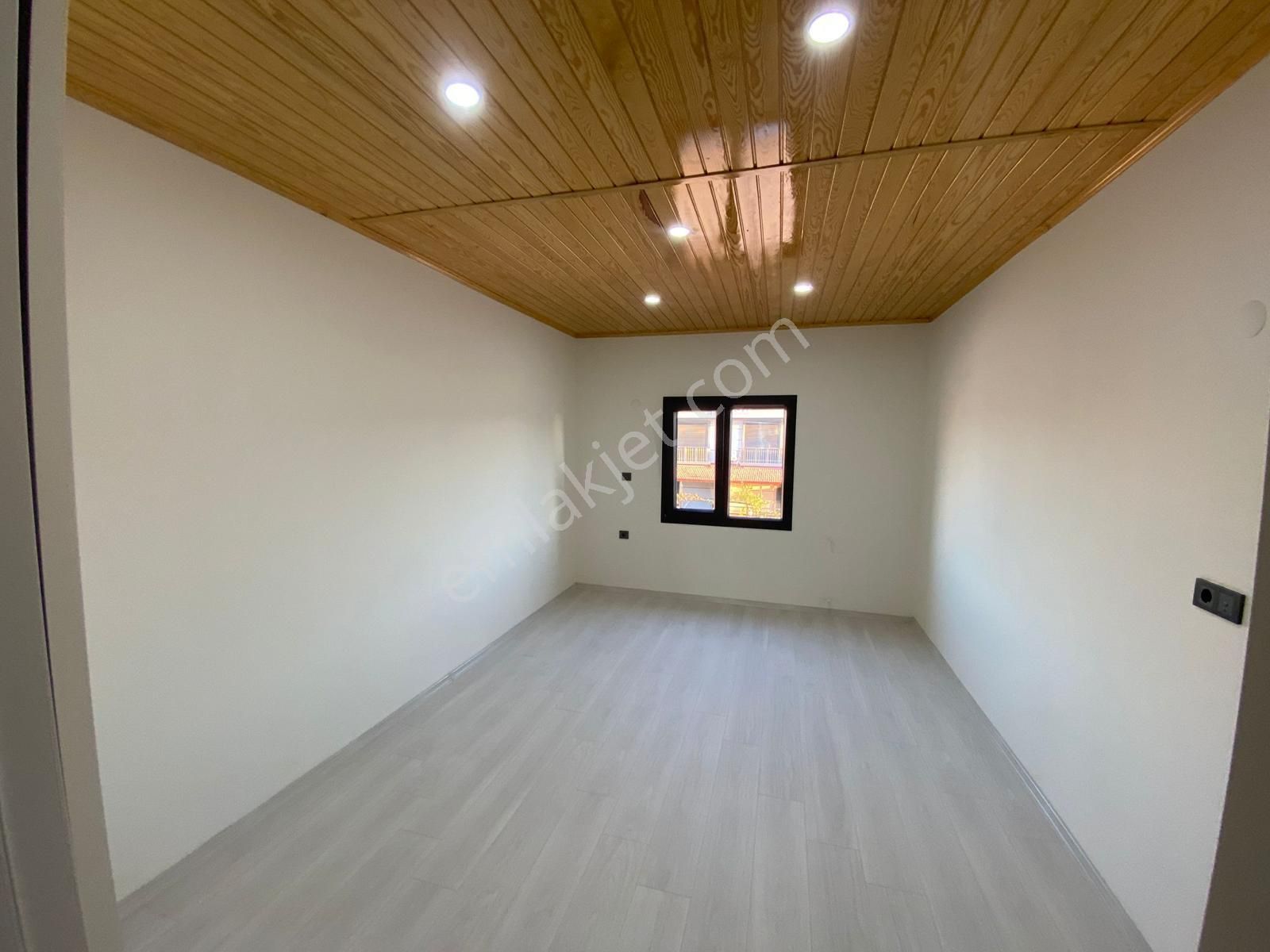 Dikili Güven Emlak'tan Cumhuriyet Mahallesinde Acil Satılık Lüks Villa - Görsel 30