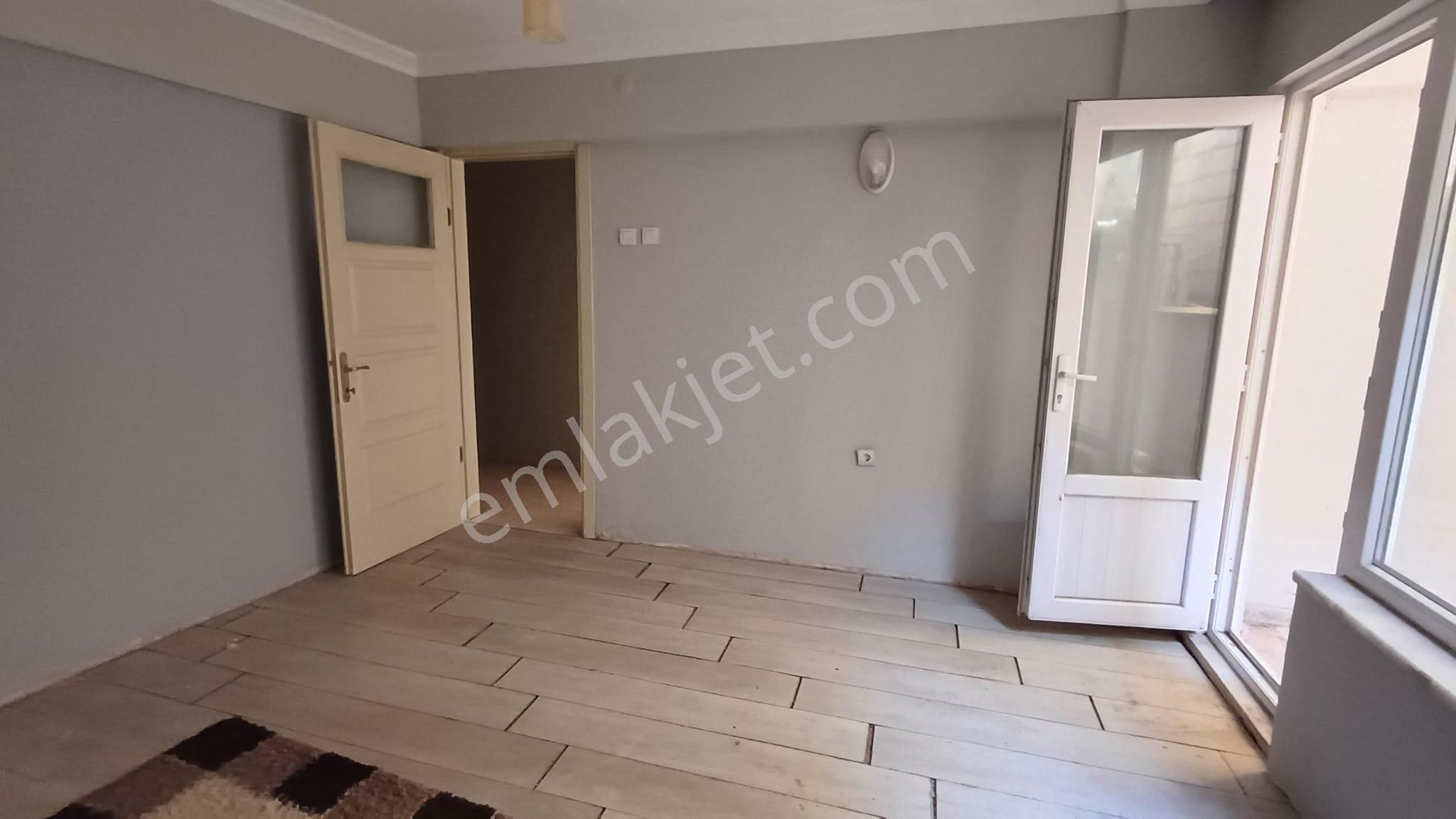 Osmangazi Çekirge Kiralık Daire  ÇEKİRGE CADDE ÜZERİNDE 1.KAT KİRALIK DAİRE