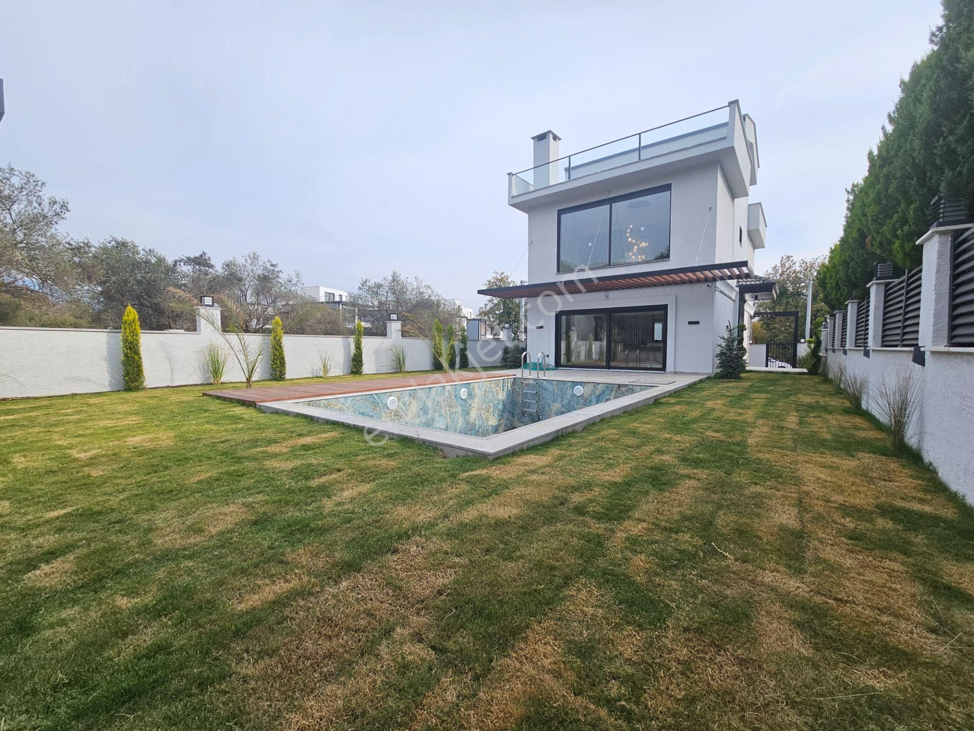 Eu Gayrimenkulden Balıkesir Edremit Gürede Ultra Lüx Havuzlu Müstakil Yerden Isıtmalı Şömineli Villa - Görsel 9