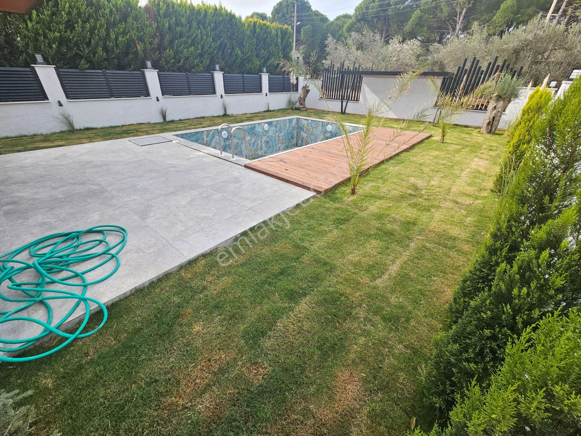 Eu Gayrimenkulden Balıkesir Edremit Gürede Ultra Lüx Havuzlu Müstakil Yerden Isıtmalı Şömineli Villa - Görsel 11