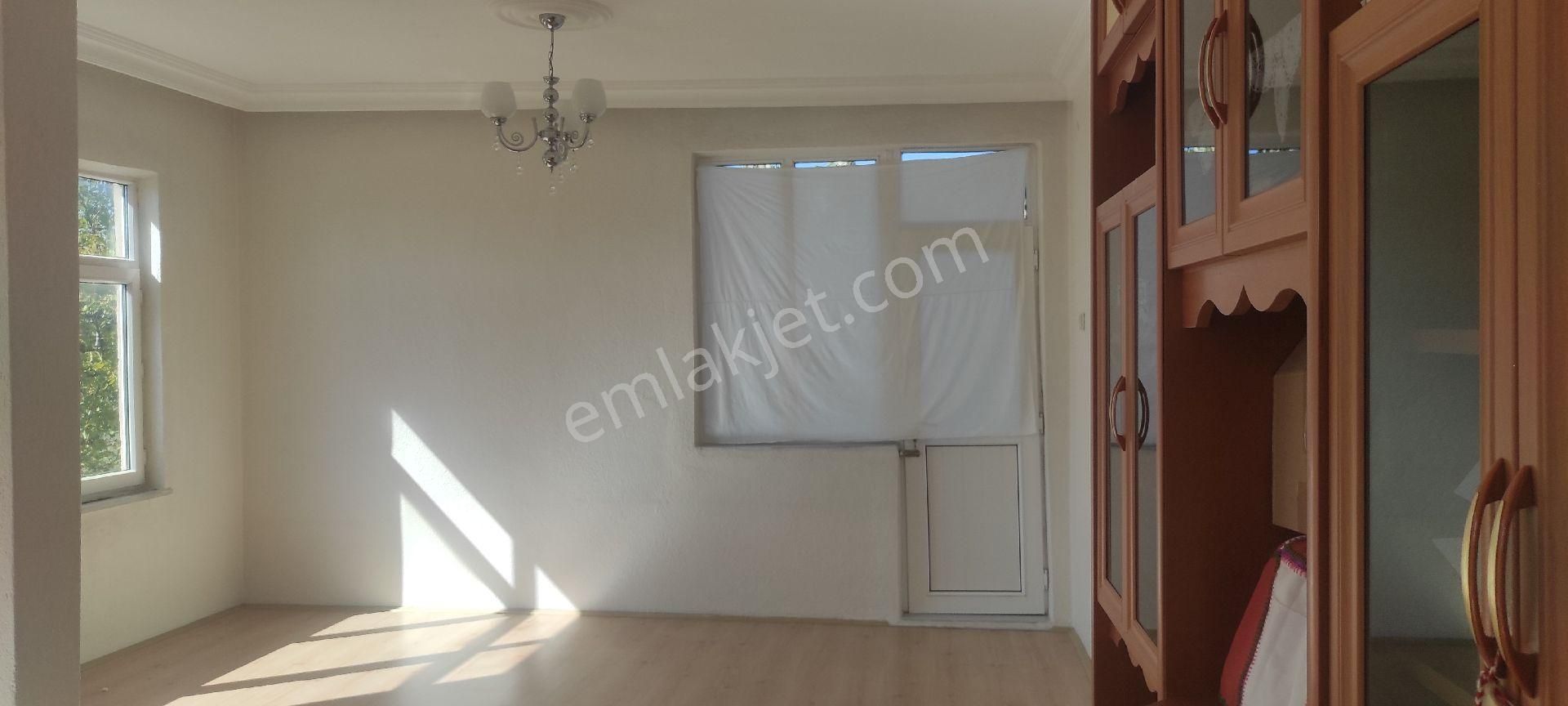 Meram Harmancık Kiralık Müstakil Ev sezenler emlaktan meram Harmancık Mahallesi'nde 2+1 .2 katkiralık ev