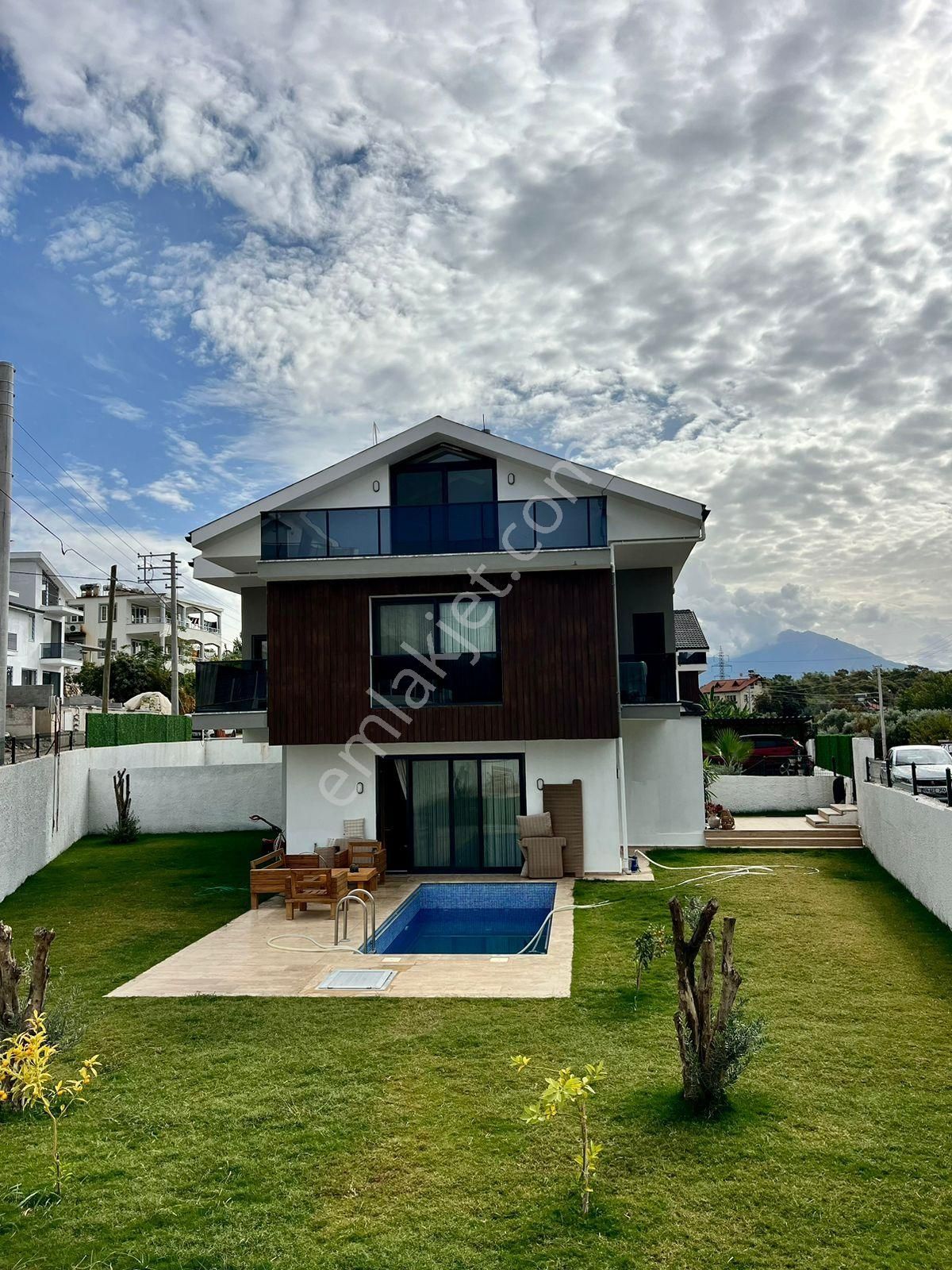 Fethiye Kargı Satılık Villa FETHİYE'DE KARGI BÖLGESİNDE DOĞA MANZARALI ÖNÜ AÇIK HAVUZLU BAHÇELİ MÜSTAKİL SATILIK VILLA