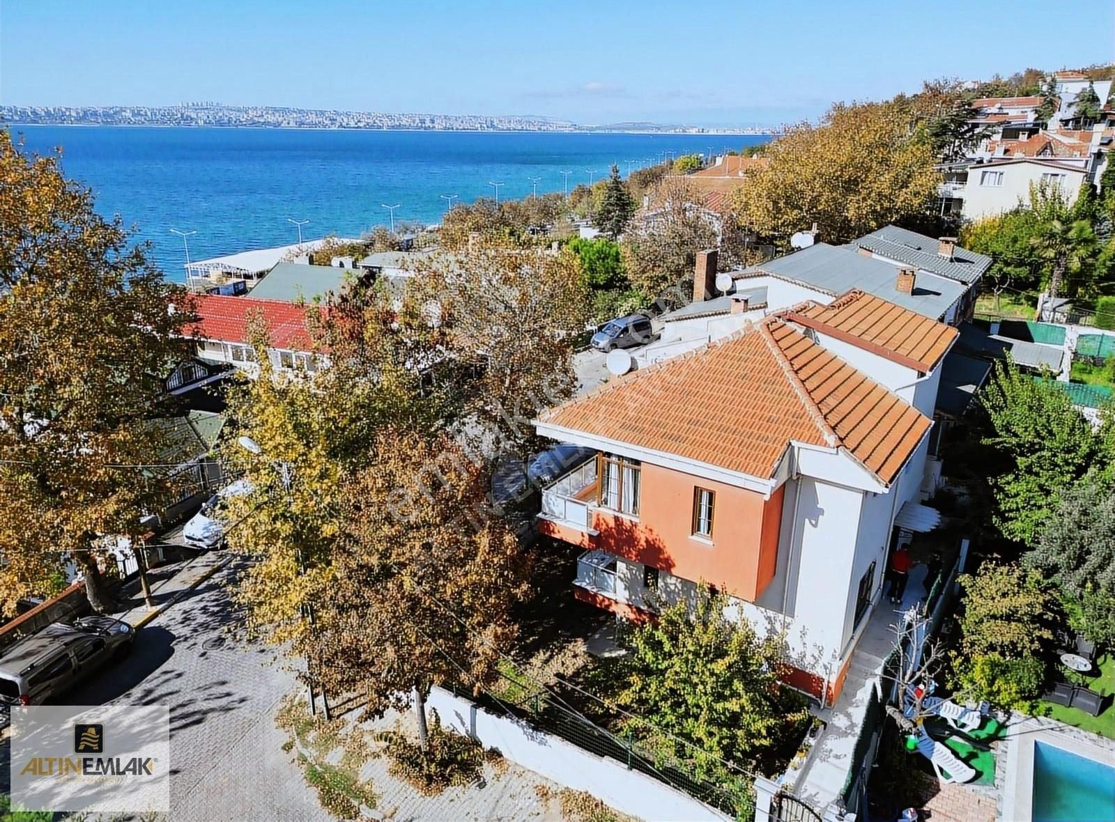 Beylikdüzü Gürpınar Satılık Villa Beylikdüzü Gürpınar Mah. Satılık 5+2 Bahçeli Villa