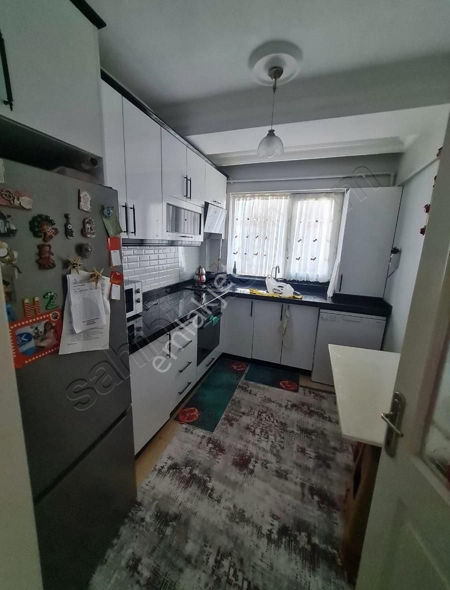 Ümraniye Esenevler Satılık Daire 2+1 90 m2 BRÜT ARAKAT DAİRE