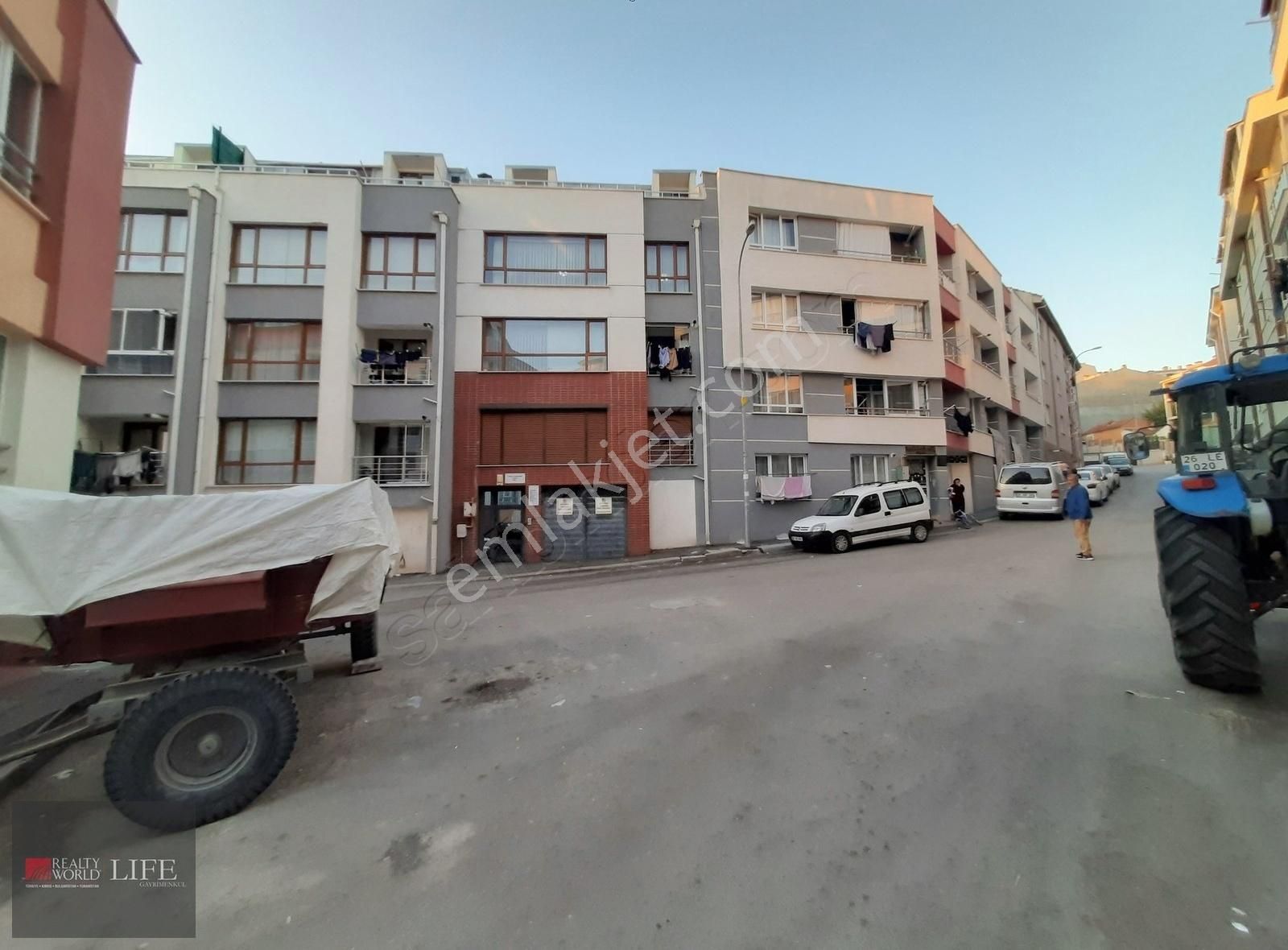 Odunpazarı Yıldıztepe Satılık Daire RW LIFE // YILDIZTEPE AYDAN SK 250 M2 SATILIK 6+1 DUBLEKS DAİRE