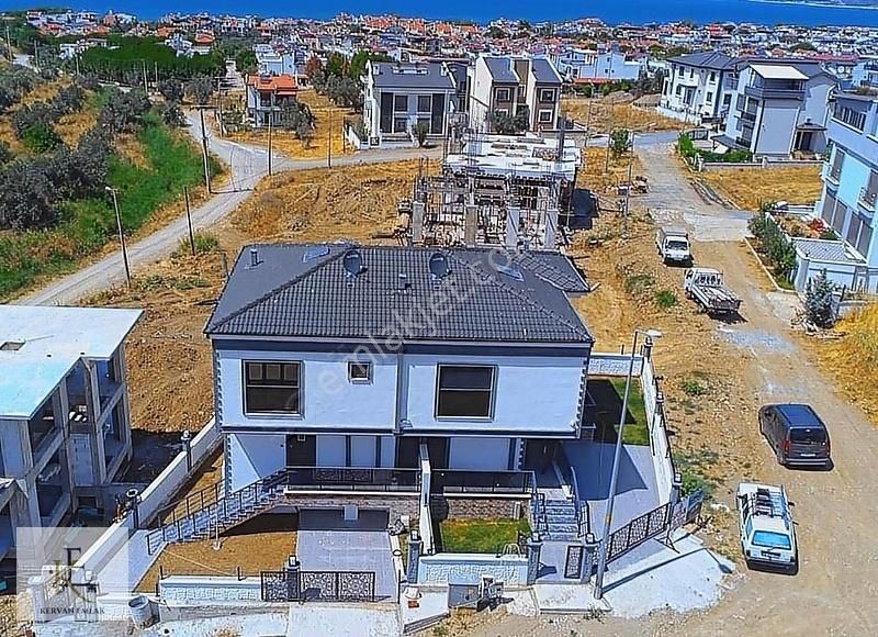 Burhaniye İskele Satılık Villa KERVANDAN ADYAR MEVKİİNDE DENİZ MANZARALI 4+1VİLLA SİZİ BEKLİYOR