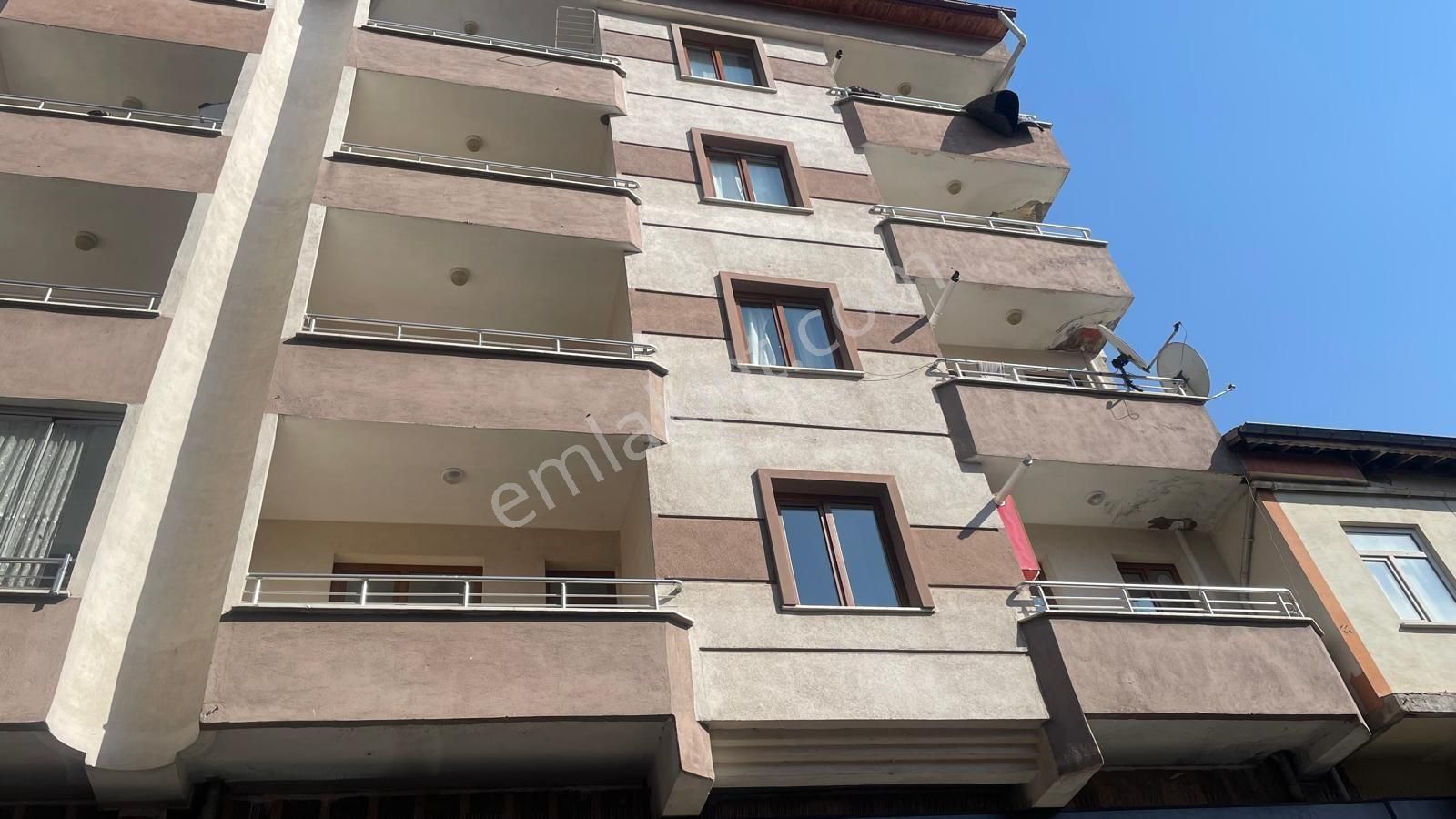 Beyşehir Evsat Satılık Daire MUHTEŞEM KONUMDA ÇARŞI MERKEZİ SATILIK DAİRE 