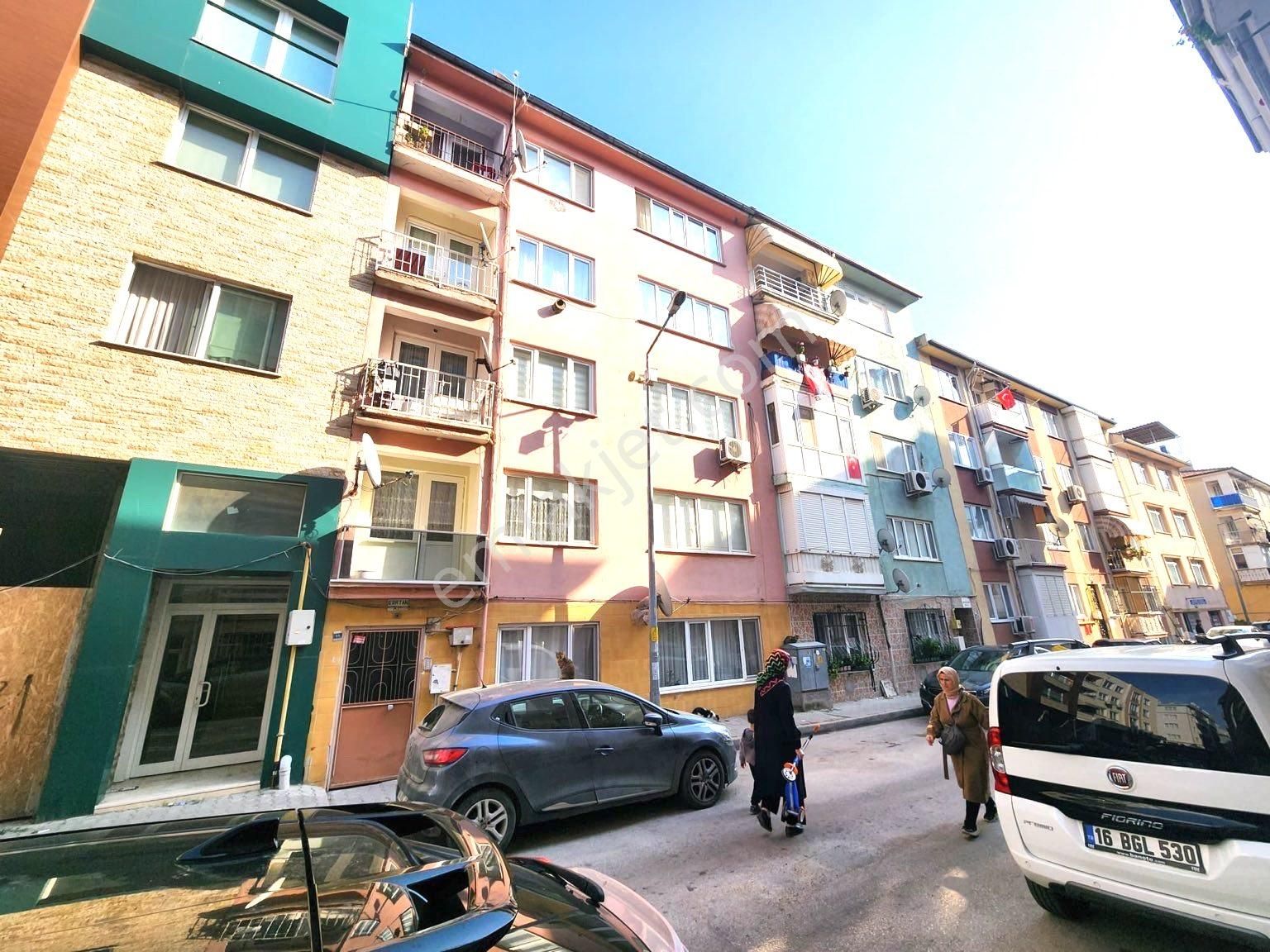 Tırpan Gayrimenkulden Ömerbey Mah. 3+1 110m2 İçi Yapılı Düzayak Daire - Görsel 2