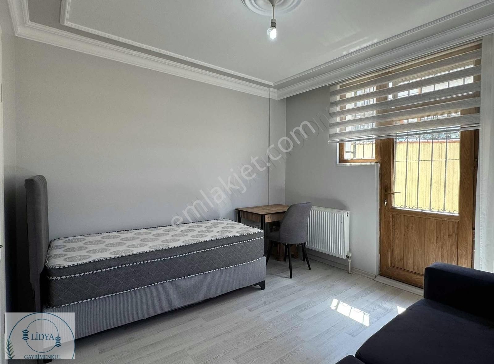 Ataşehir Kayışdağı Kiralık Daire (Lidya)7TEPE ÜNV. YAKINI ÖĞRENCİ APT.DA AYRI MUTFAKLI GENİŞ 1+0