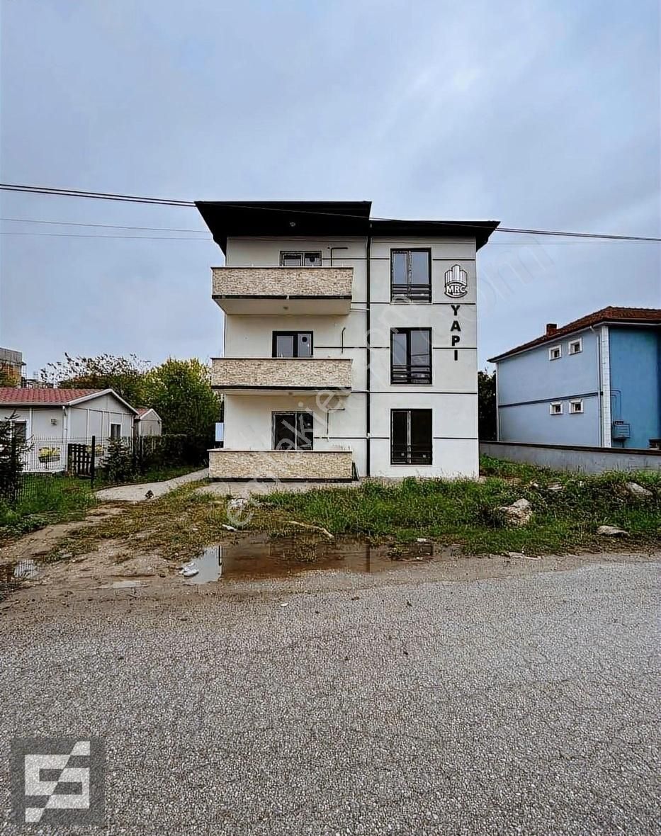 Akyazı Cumhuriyet Satılık Daire SANCAK EMLAK'tan BİTMİŞ ORTA KAT 1+1 DAİRE