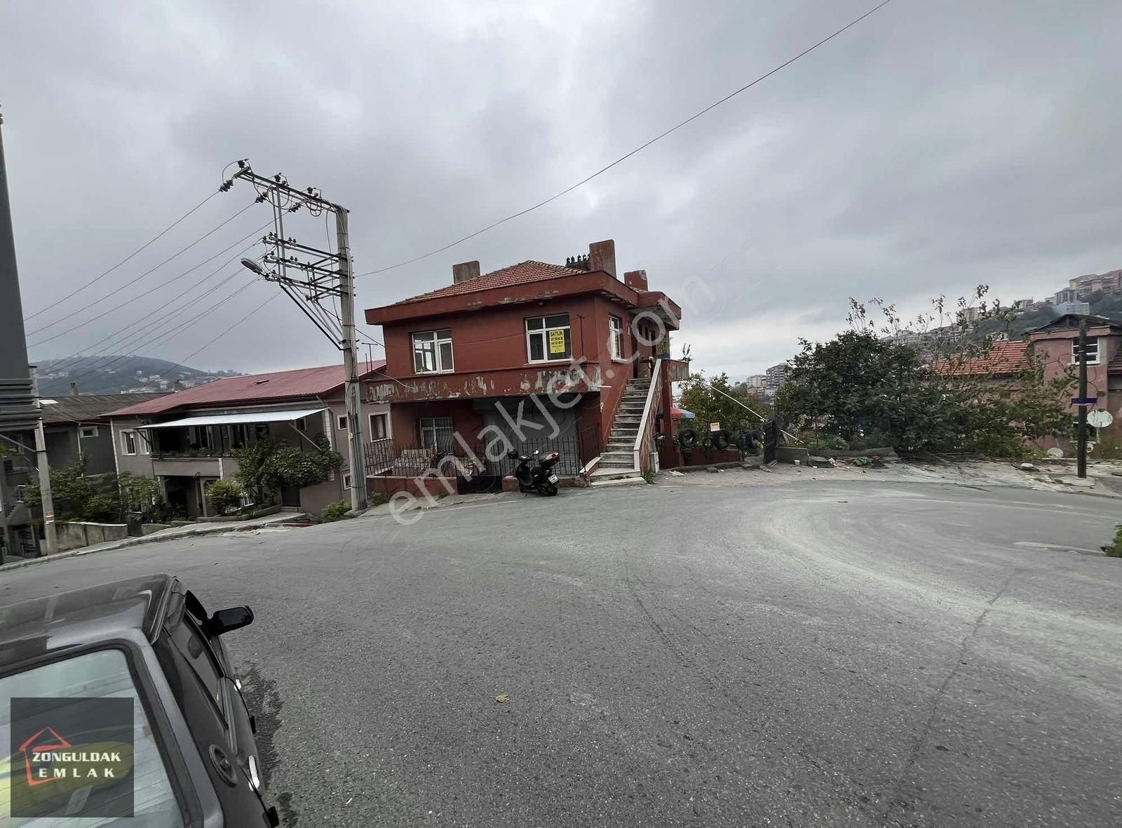 Zonguldak Merkez Karaelmas Satılık Daire KARARLMAS DA ANAYOL ÜSTÜNDE, ÇATŞIYA YAKIN 2+1 DAİRELER