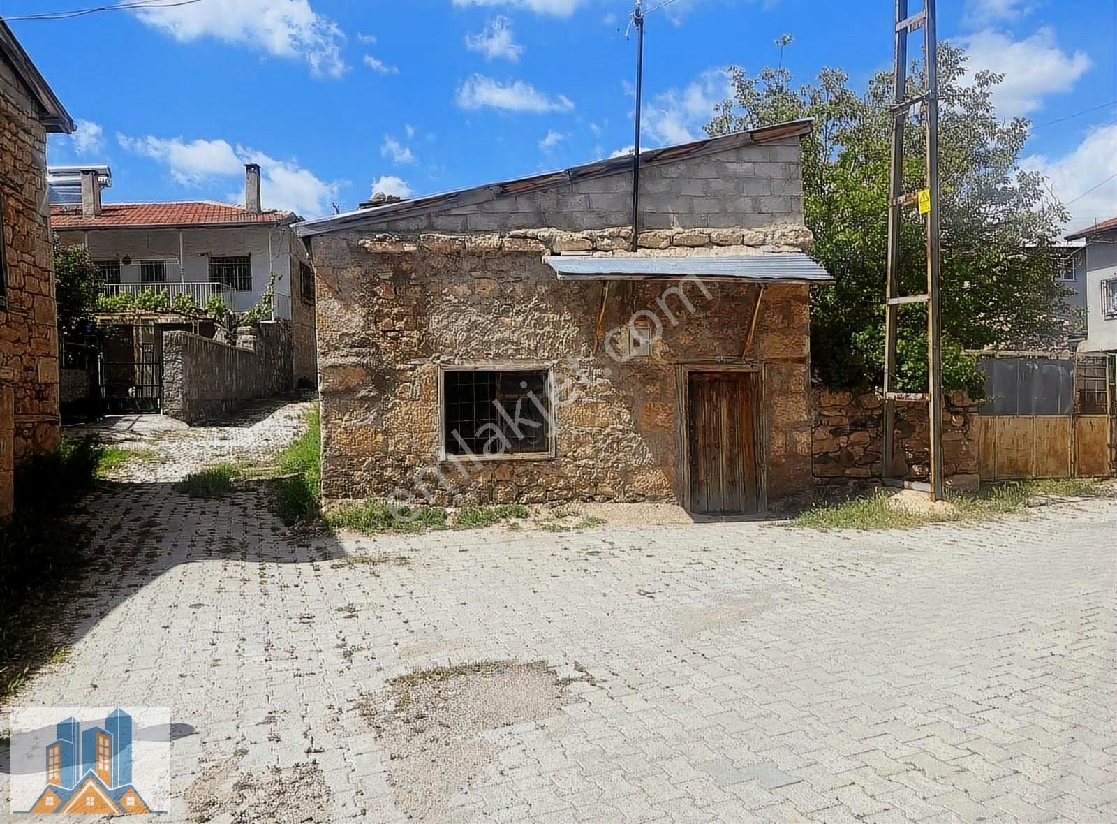 Onyıl Gayrimenkul Niğde/bor/postallı Köyü Satılık Taş Ev - Görsel 8