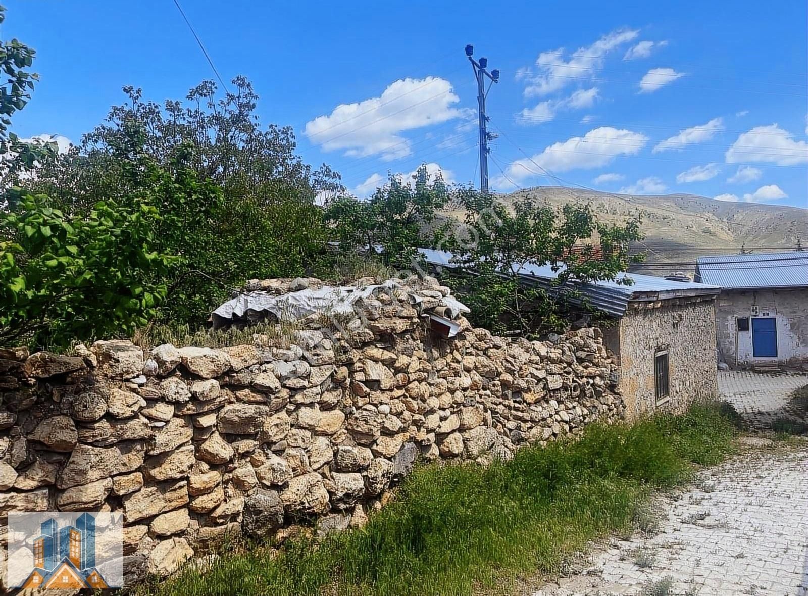 Onyıl Gayrimenkul Niğde/bor/postallı Köyü Satılık Taş Ev - Görsel 4