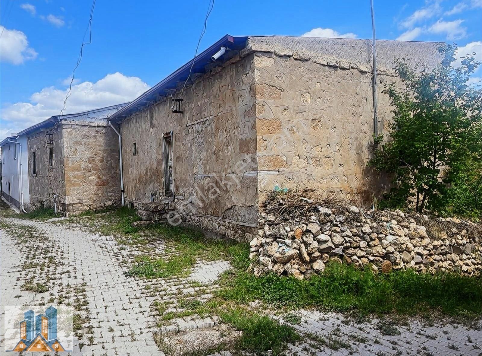 Onyıl Gayrimenkul Niğde/bor/postallı Köyü Satılık Taş Ev - Görsel 6
